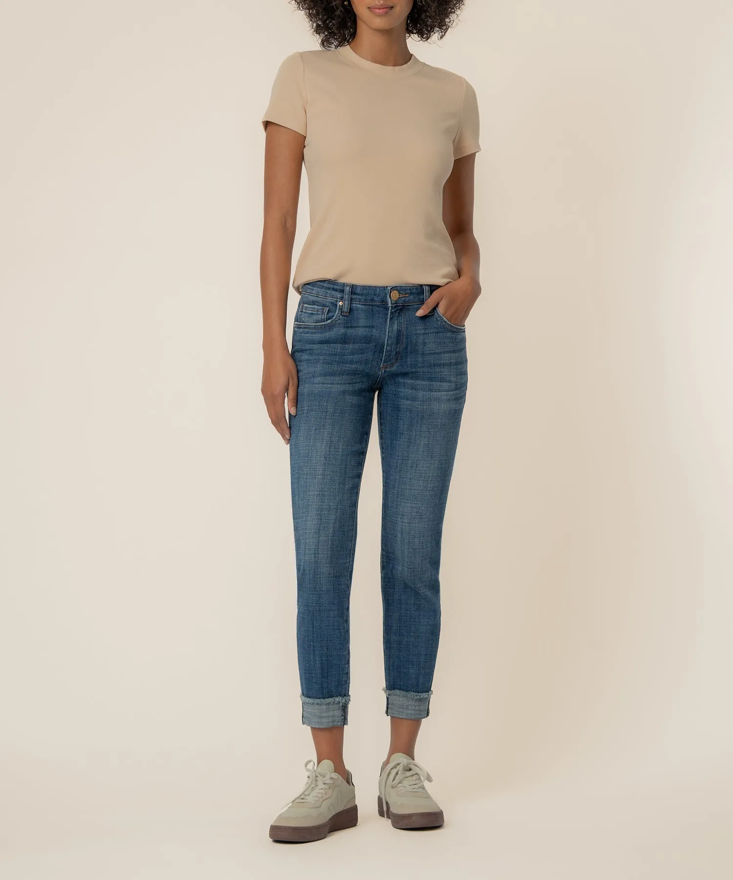 Amy Mid Rise Crop Straight Leg in Deserving Wash sold by Kut from the Kloth