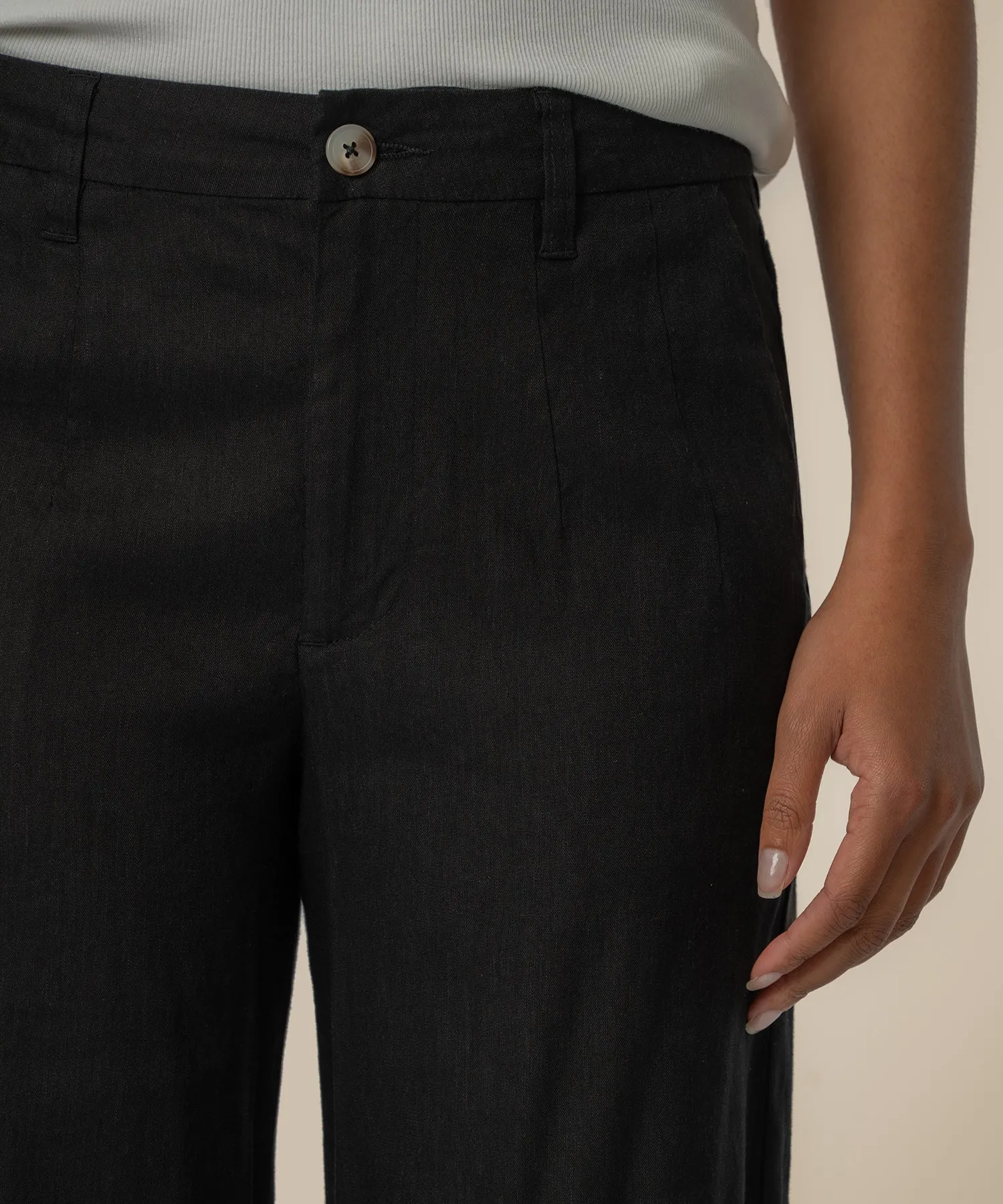 Meg Linen High Rise Wide Straight Leg in Black sold by Kut from the Kloth product image thumbnail 4