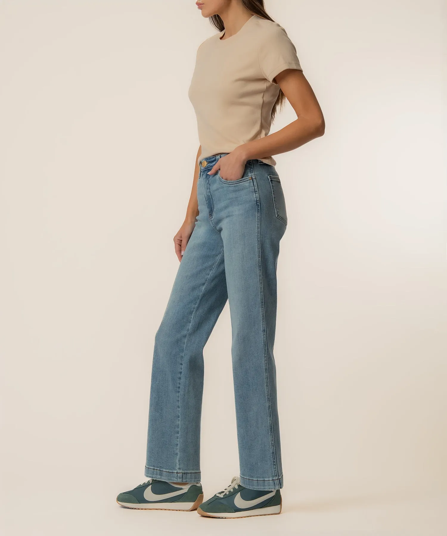 Pattie High Rise Straight Leg in Outstanding Wash sold by Kut from the Kloth product image thumbnail 2