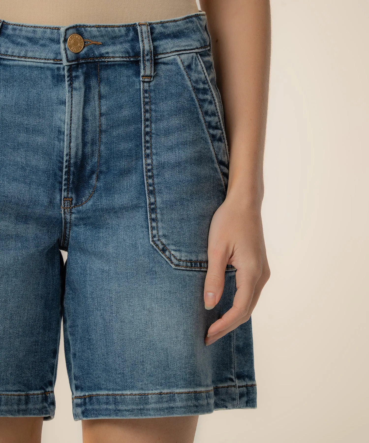 Hailey High Rise Bermuda Short, Exclusive in Teeming Wash sold by Kut from the Kloth product image thumbnail 4