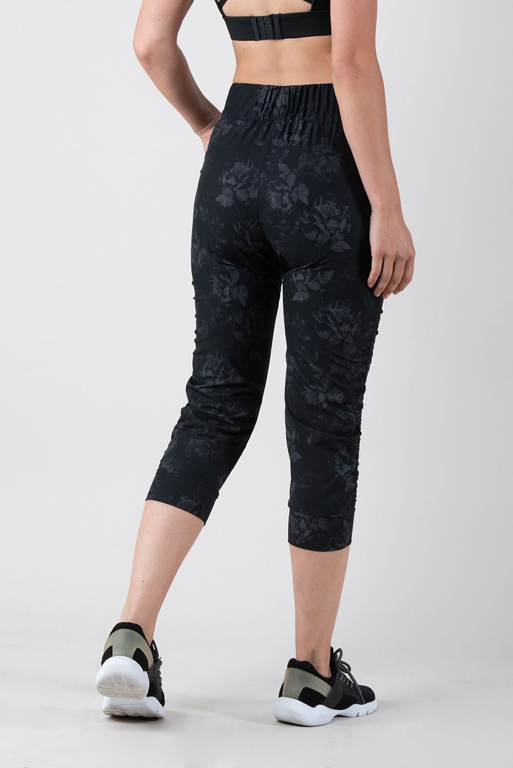 Move Freely Crop sold by Kyodan product image thumbnail 3