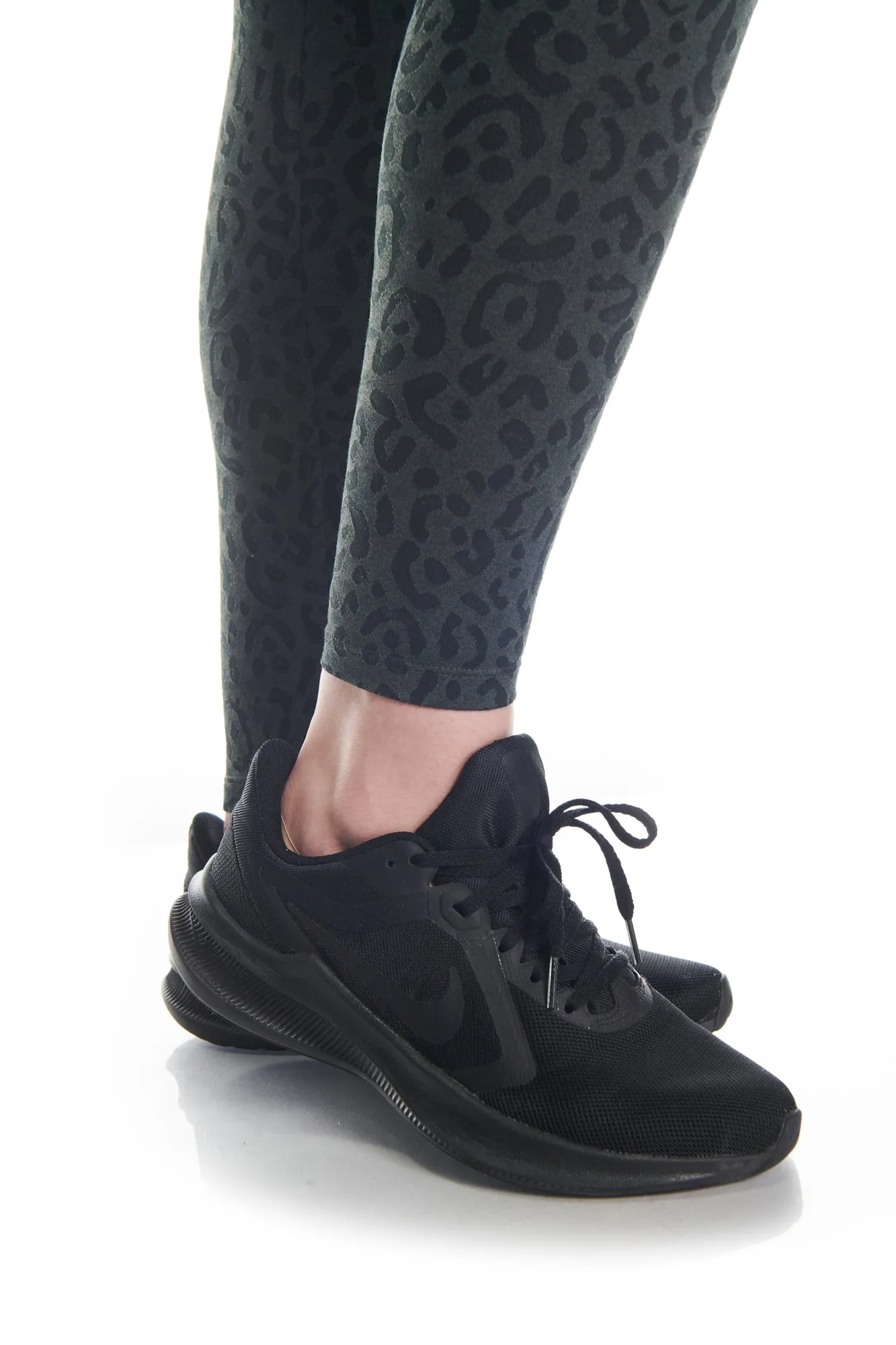 Ultra High Waist Warmhand Printed Jacquard Legging sold by Kyodan product image thumbnail 4