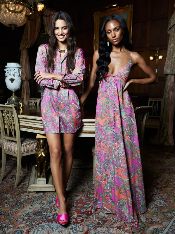 Image - Demetria and Stefanie in rhodamine  print made by L'AGENCE