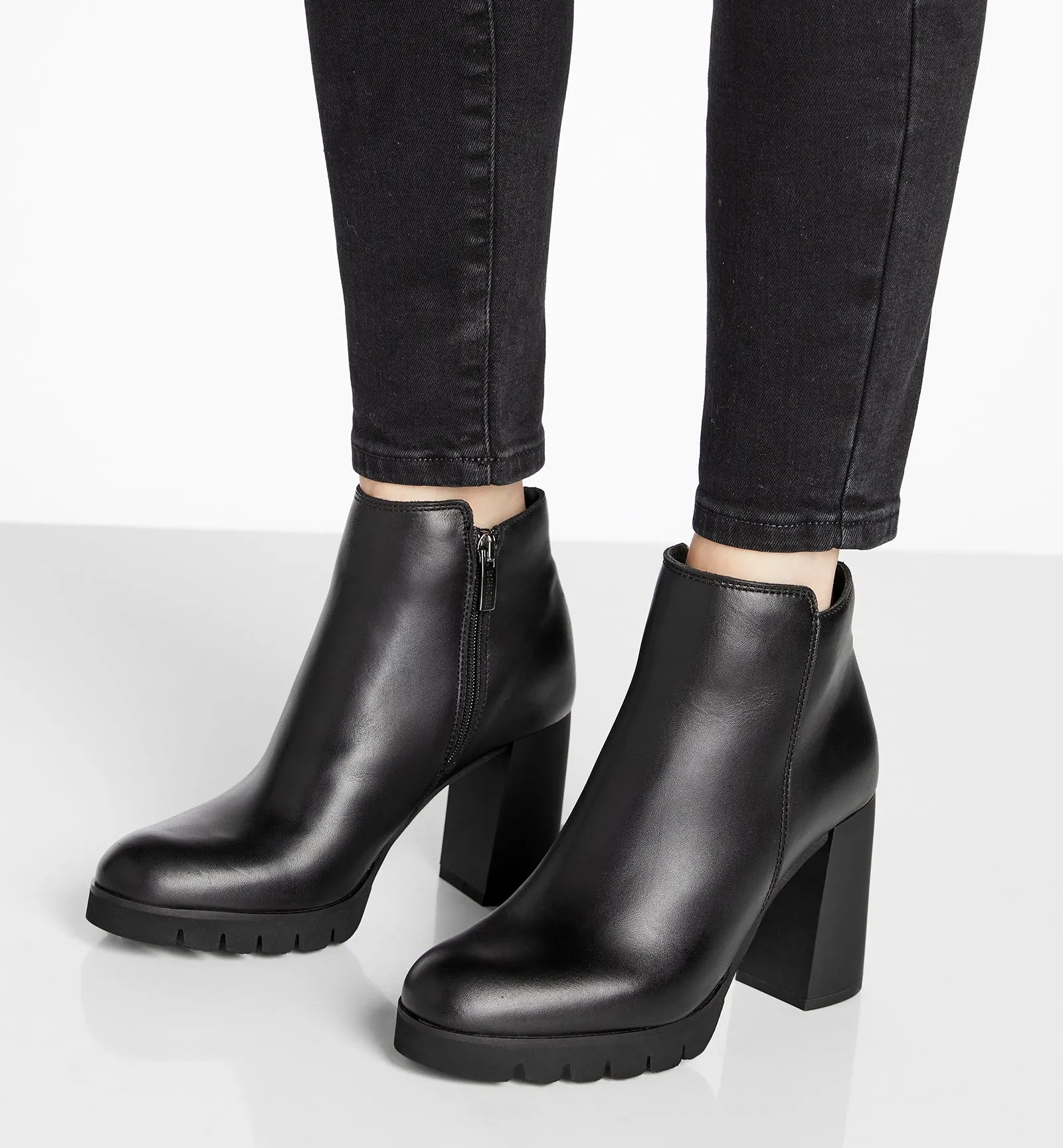 MAYA LEATHER BOOTIE sold by La CANADIENNE product image thumbnail 5