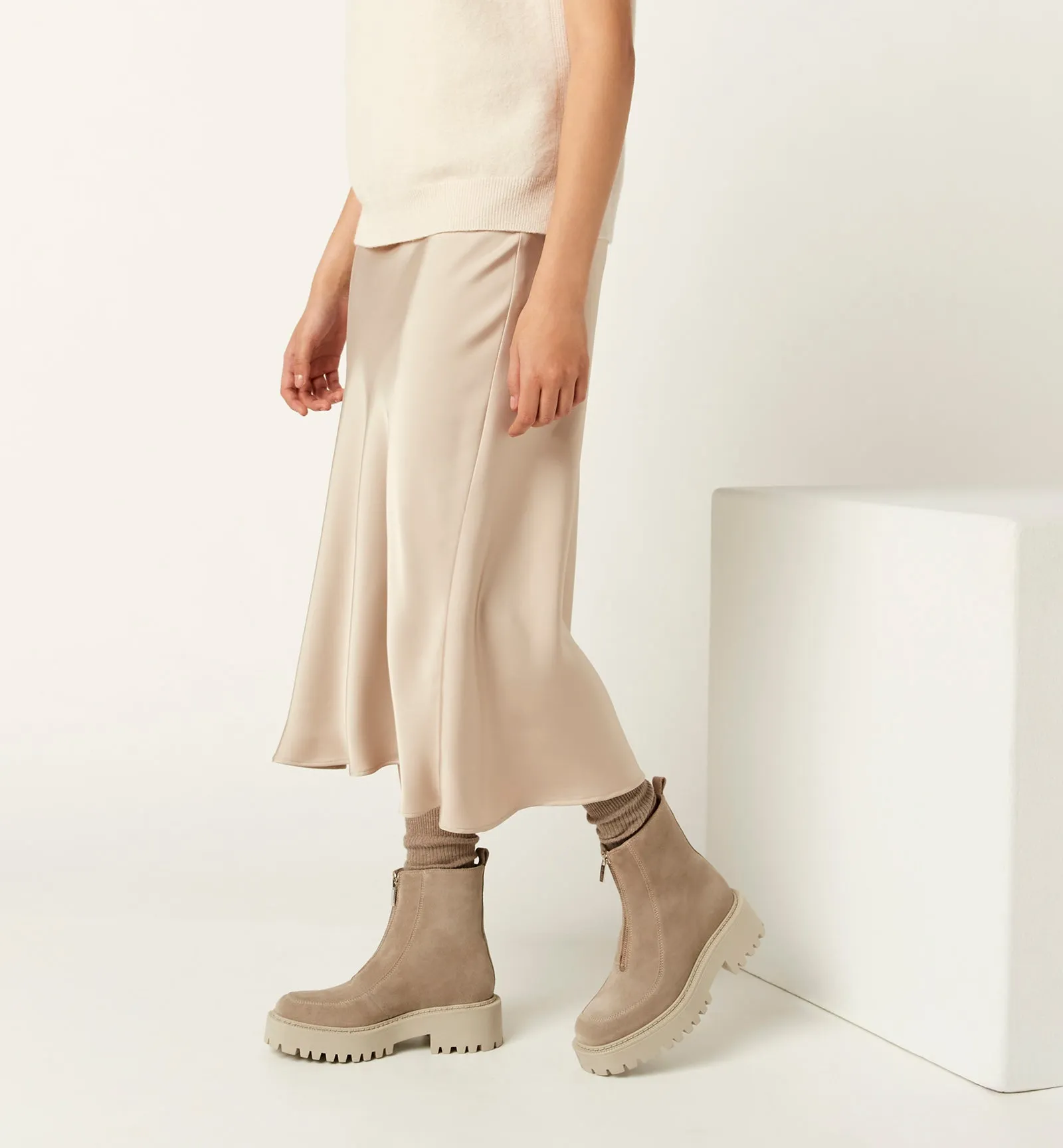 LORENA SUEDE BOOTIE sold by La CANADIENNE product image thumbnail 5