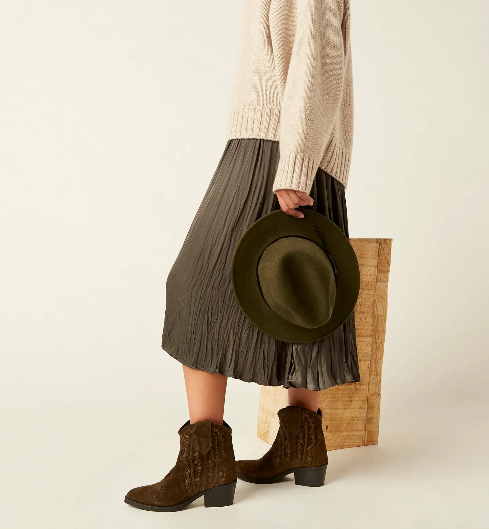 BOYLO SUEDE BOOTIE sold by La CANADIENNE product image thumbnail 2