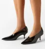 ROMIO PATENT LEATHER PUMP sold by La CANADIENNE
