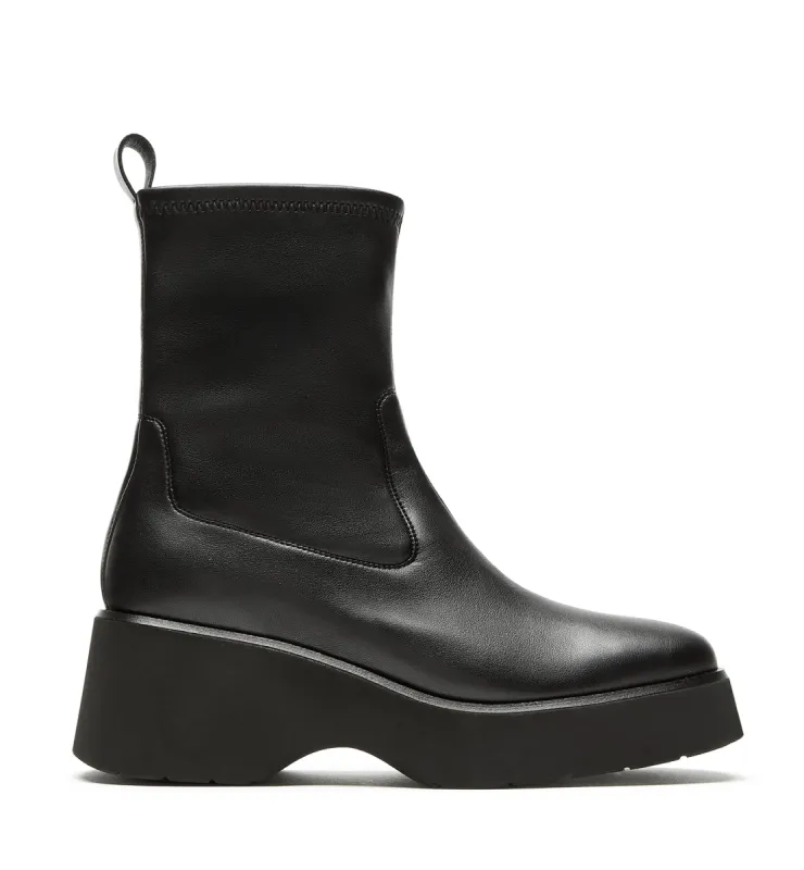 PAXLEY LEATHER BOOTIE sold by La CANADIENNE