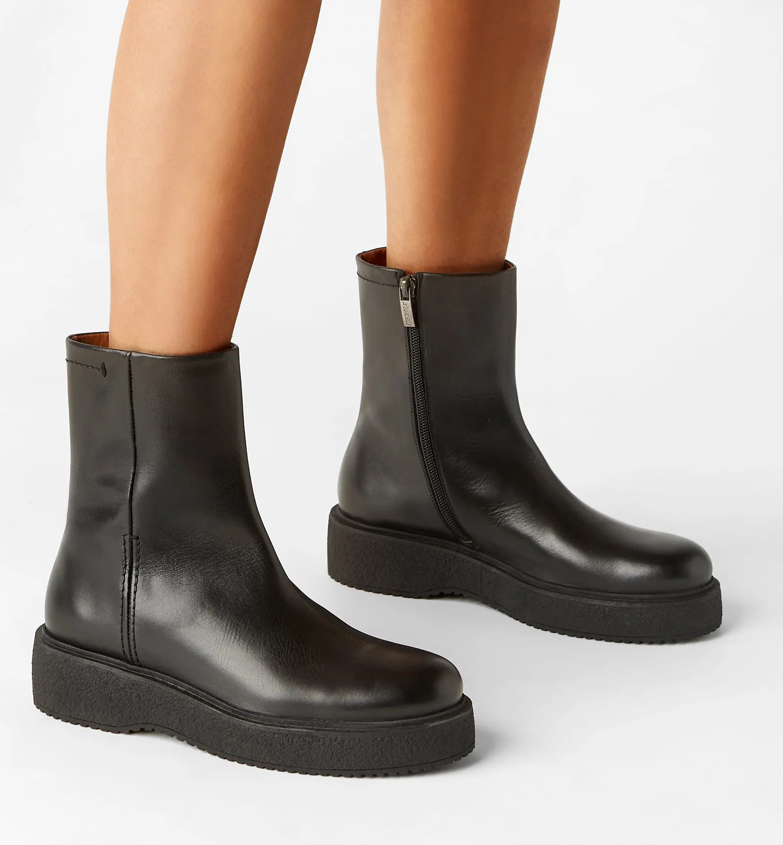 PERRIE LEATHER BOOTIE sold by La CANADIENNE product image thumbnail 5