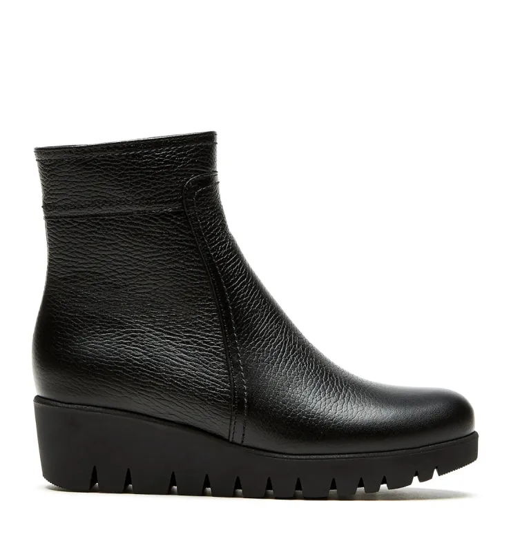 TOKEN PEBBLED LEATHER BOOTIE sold by La CANADIENNE