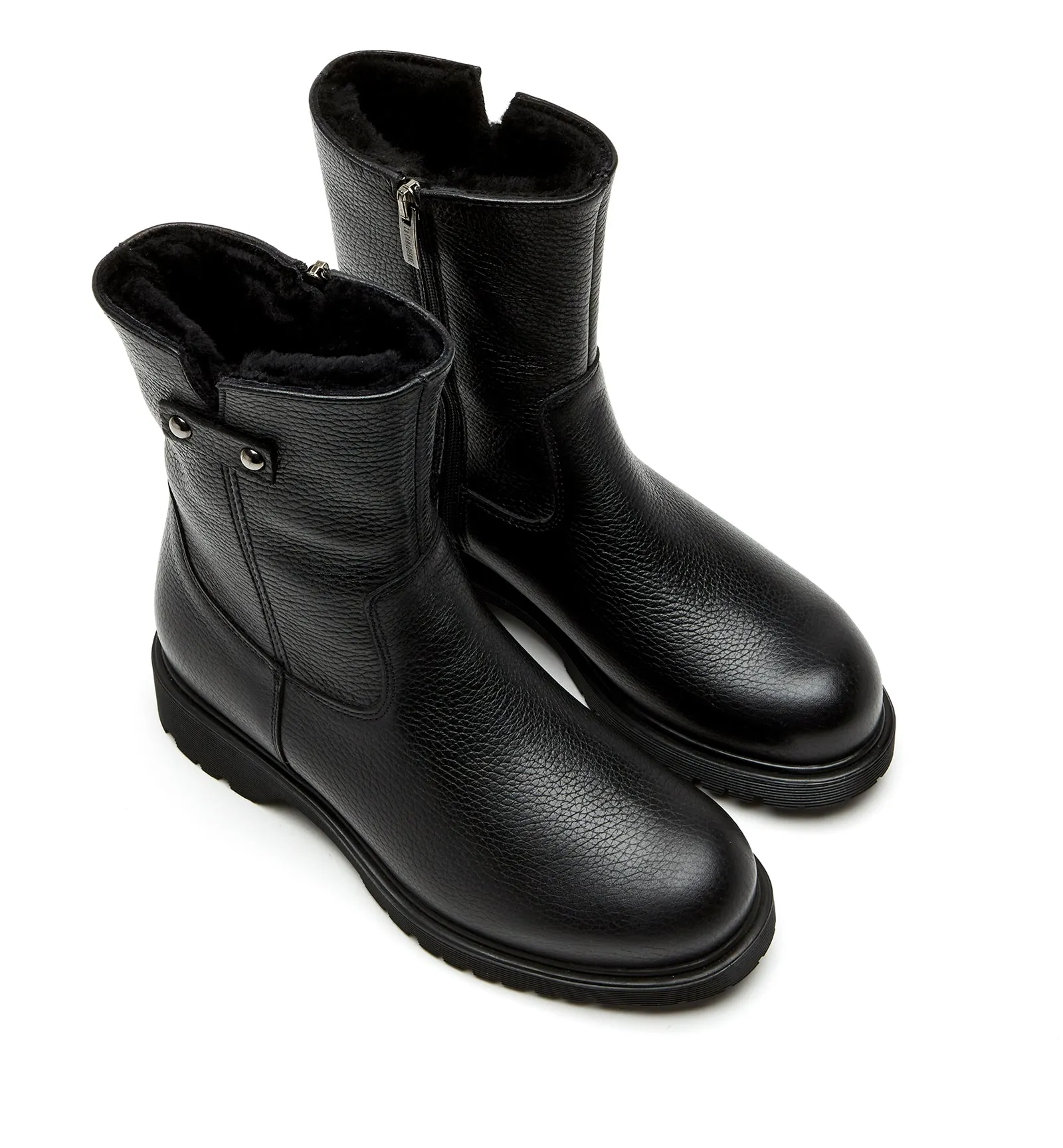 HUNTER SHEARLING-LINED PEBBLED LEATHER BOOTIE sold by La CANADIENNE product image thumbnail 3