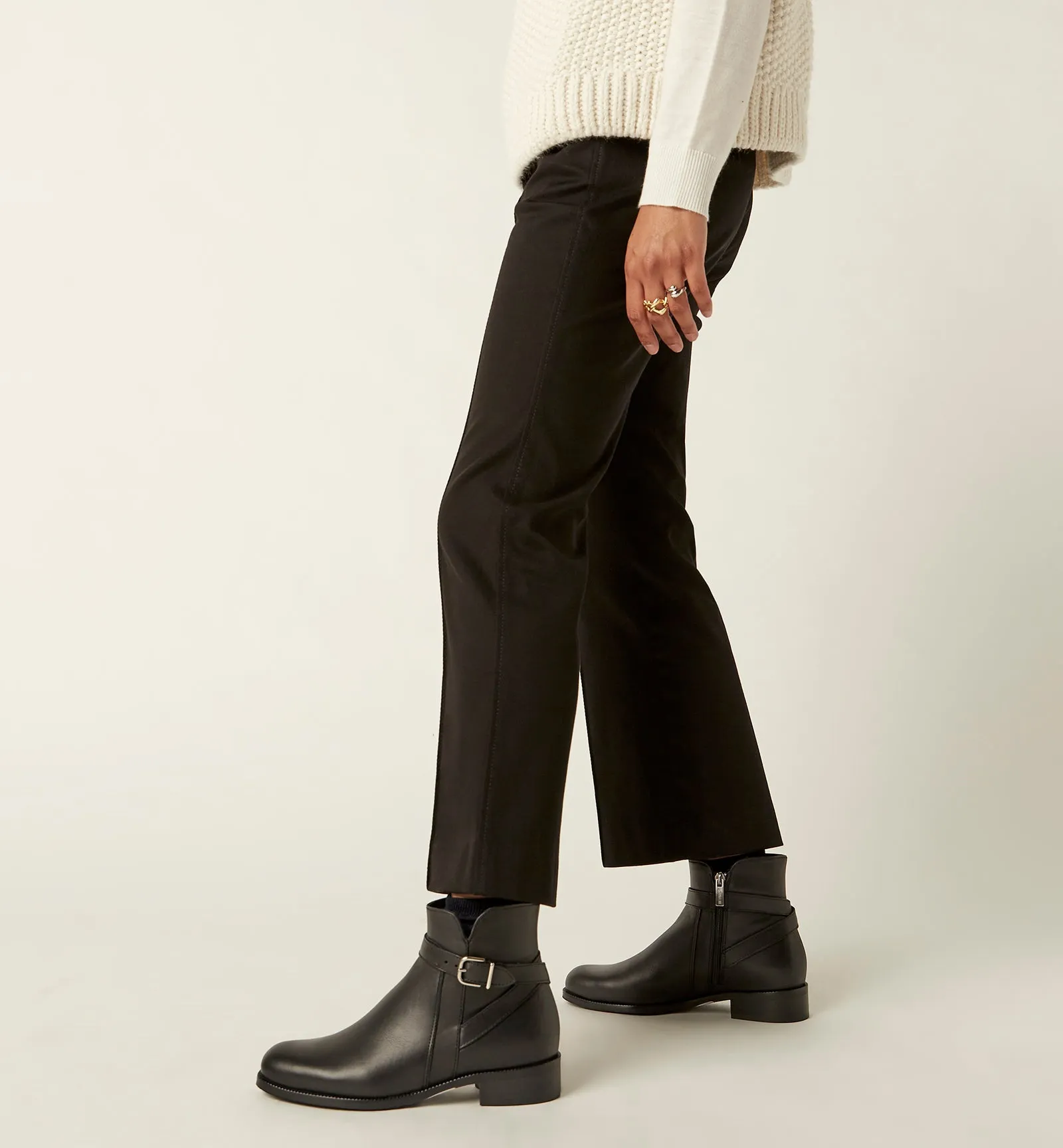 SURI LEATHER BOOTIE sold by La CANADIENNE product image thumbnail 5