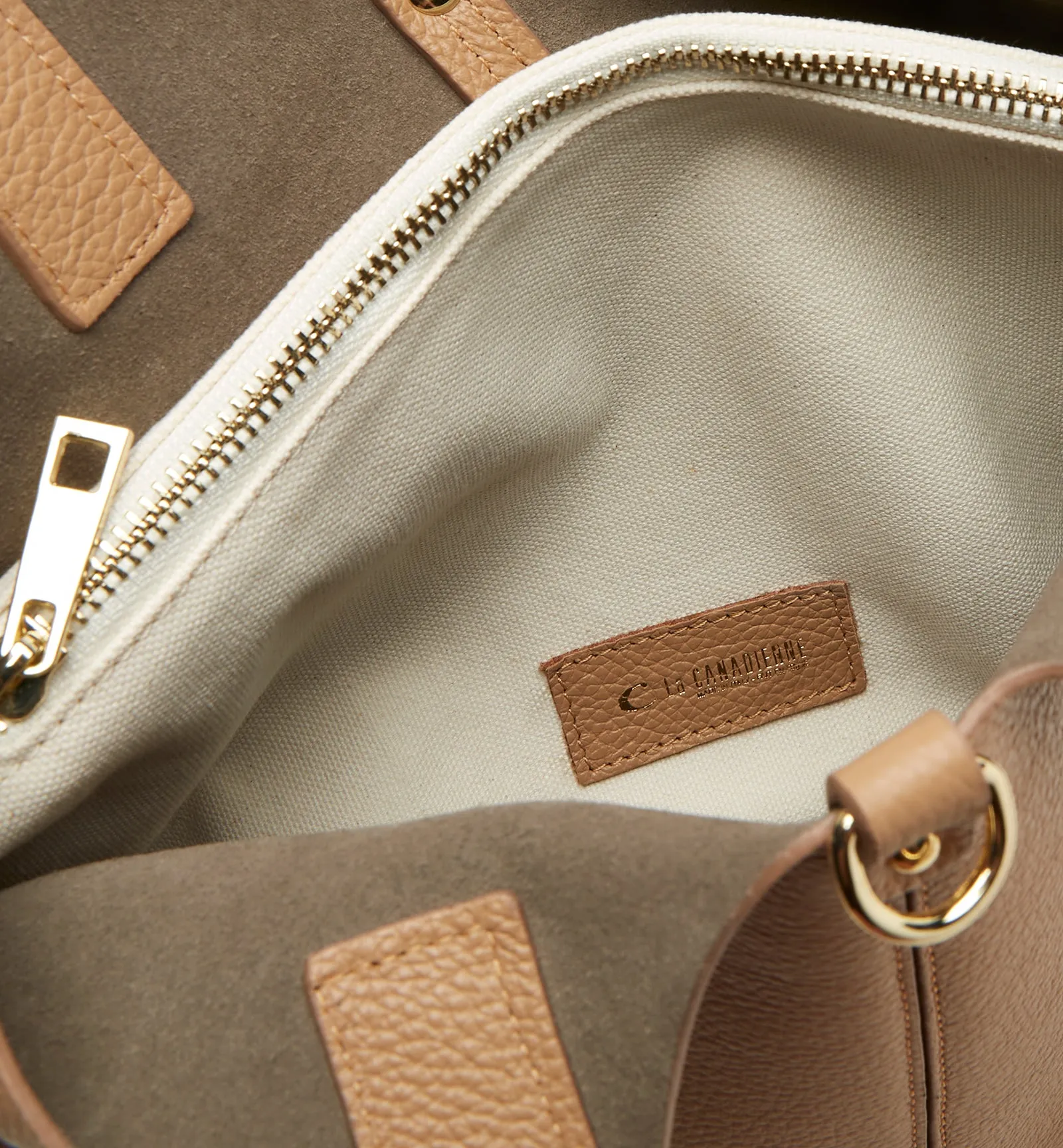 POMOMA LEATHER CROSSBODY BAG sold by La CANADIENNE product image thumbnail 4