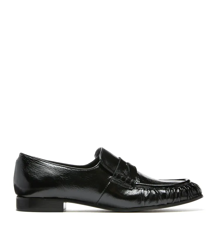RYDER CRINKLE LEATHER LOAFER sold by La CANADIENNE