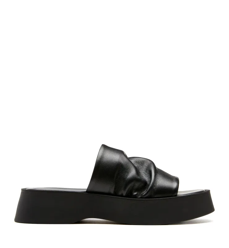 VIDAL LEATHER SANDAL made by La CANADIENNE
