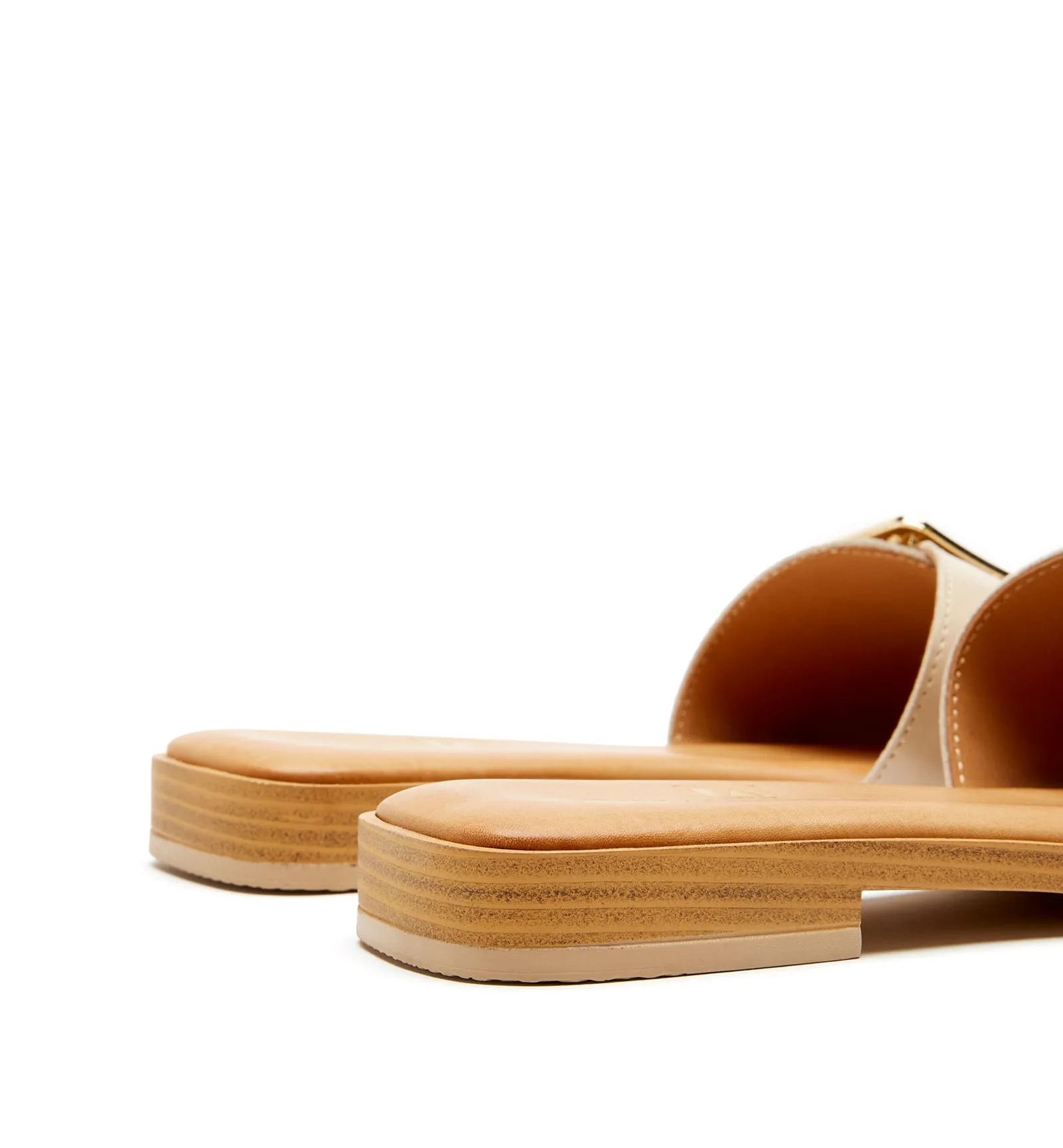 STEFAN CRUSHED LEATHER SANDAL sold by La CANADIENNE product image thumbnail 4