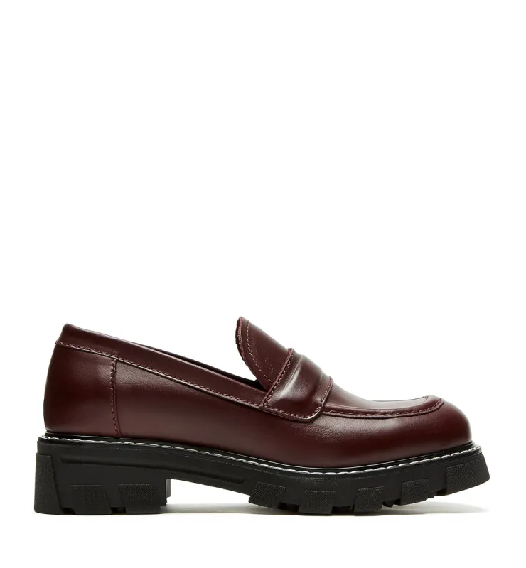 DOUGLAS LEATHER LOAFER sold by La CANADIENNE