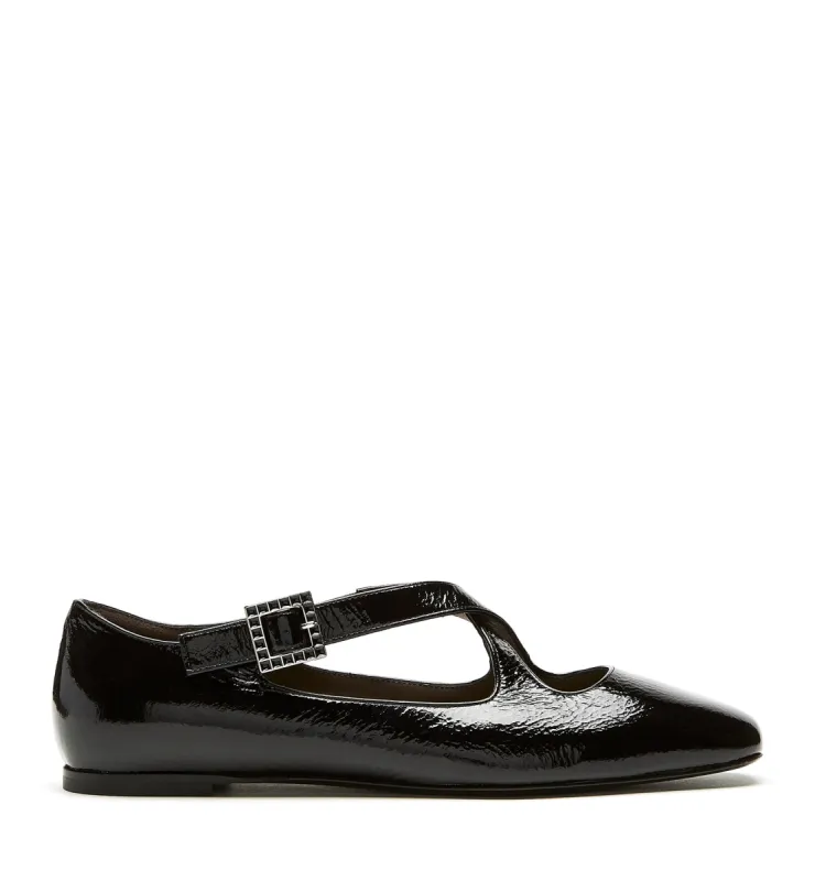 FRANZ CRINKLE LEATHER FLAT sold by La CANADIENNE