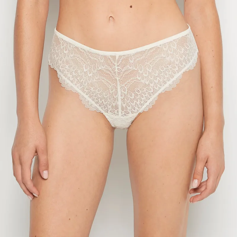 Lace Brief in Gardenia sold by La SENZA