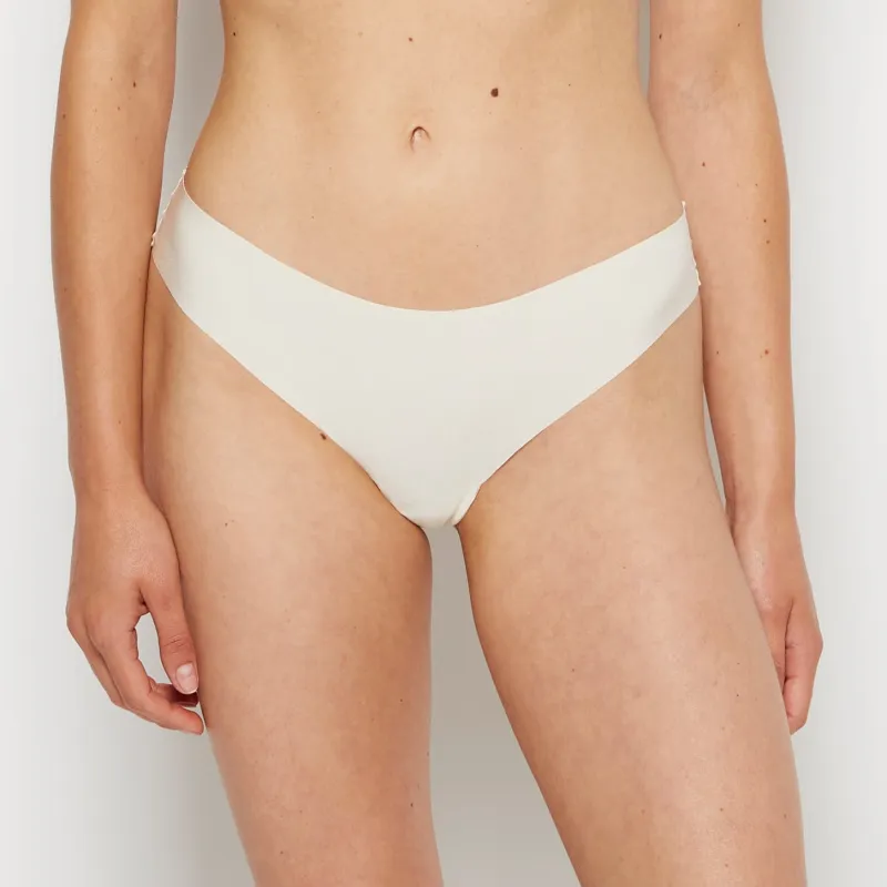 No Show Thong in Pearled Ivory made by La SENZA