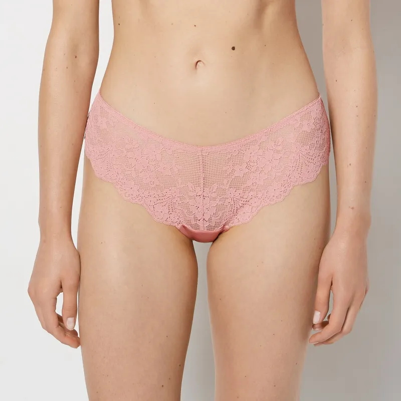 Diva Cheeky Panty with Timeless Lace in Rose Elegance made by La SENZA