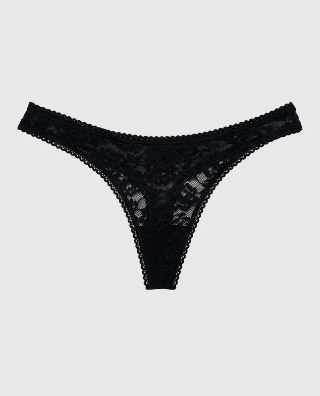 Lace Low Rise Thong Panty in Smoulder Black made by La SENZA