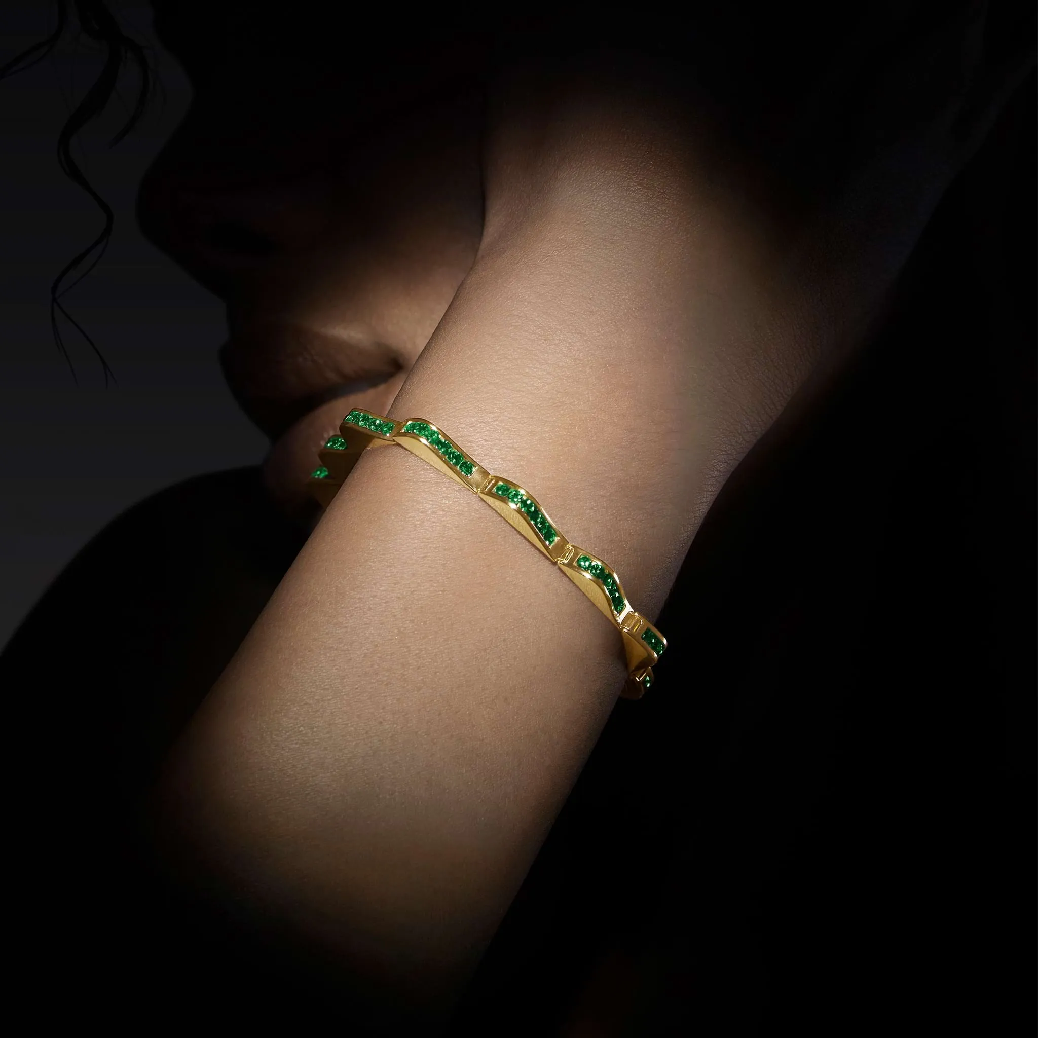 Studio 18K Gold Emerald Link Wave Bracelet sold by LAGOS product image thumbnail 2