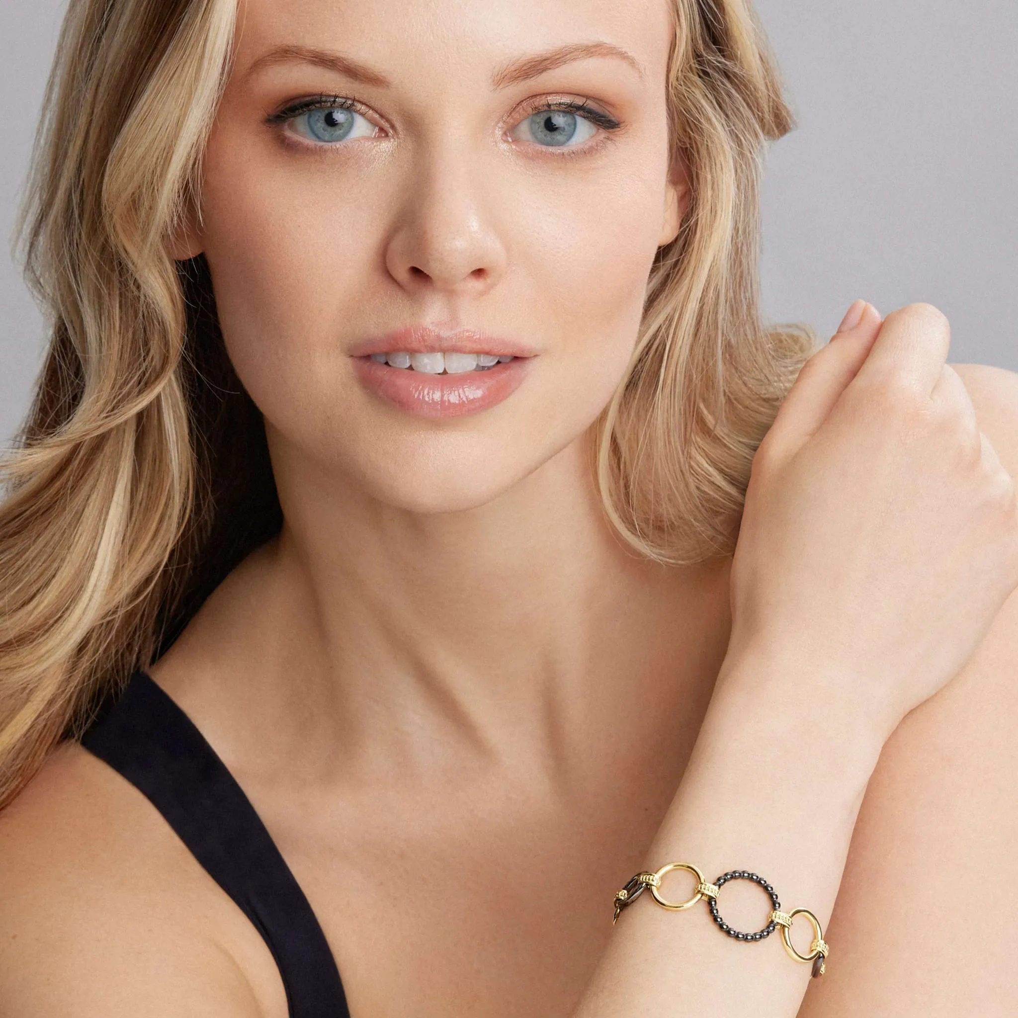 Meridian 18K Gold and Black Ceramic Link Bracelet | 20mm sold by LAGOS product image thumbnail 2