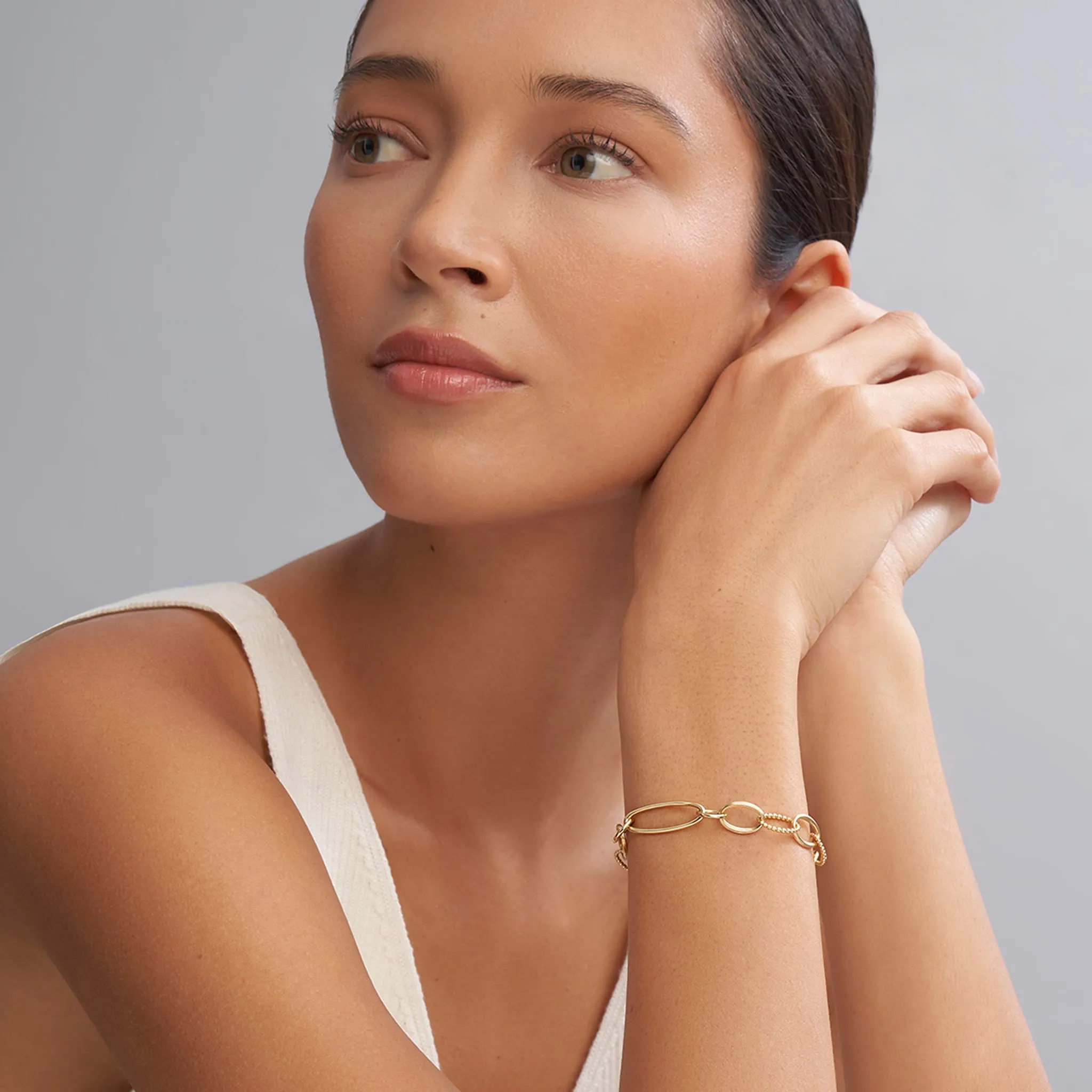 Signature Caviar 18K Gold Oval Link Bracelet sold by LAGOS product image thumbnail 2