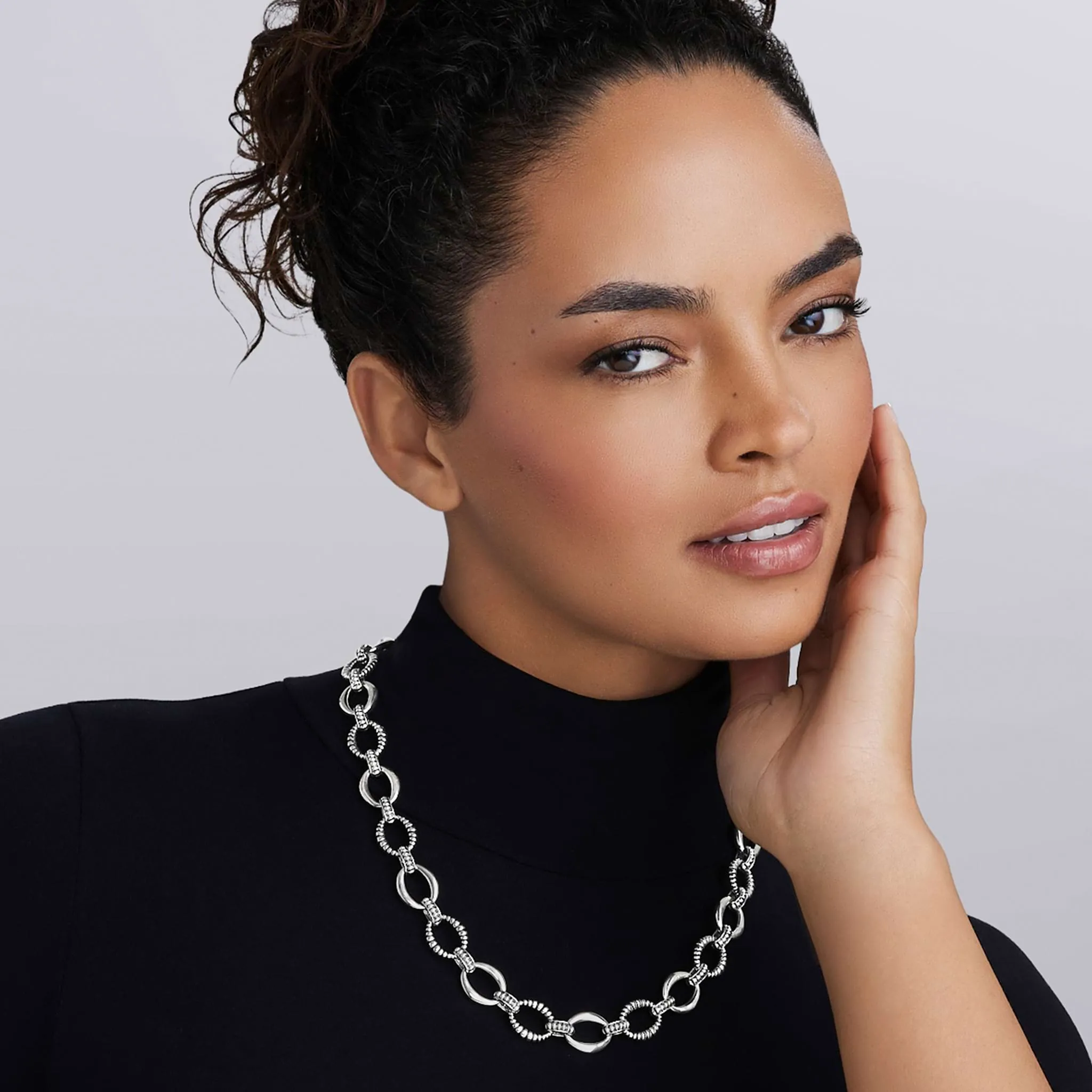 Signature Caviar Sterling Silver Oval Fluted Link Necklace | 15mm sold by LAGOS product image thumbnail 3