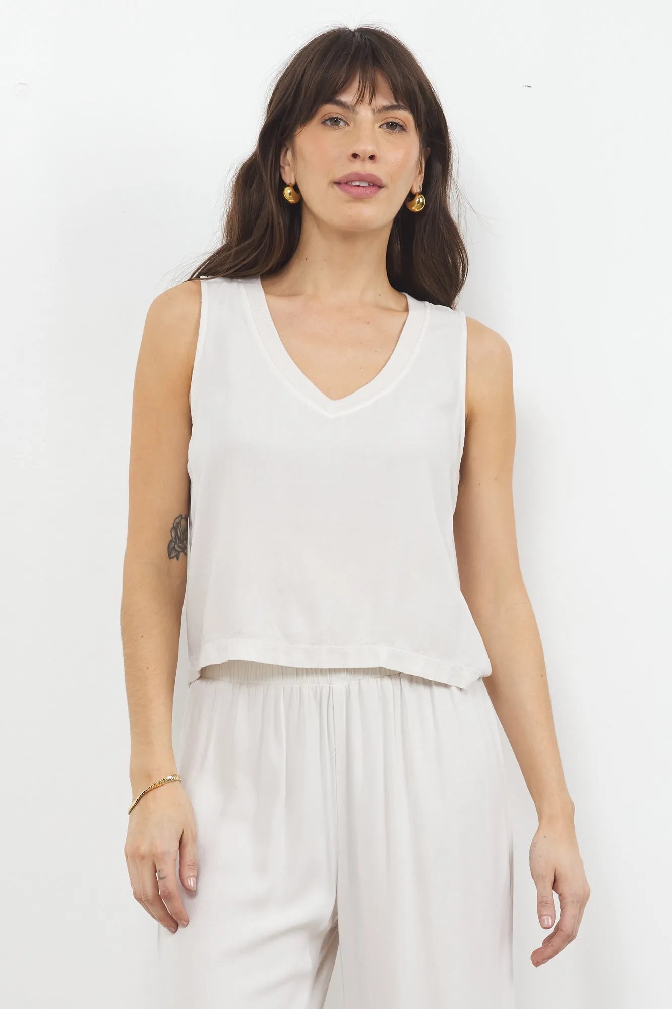 HELENA V NECK TANK sold by LAmade product image thumbnail 4