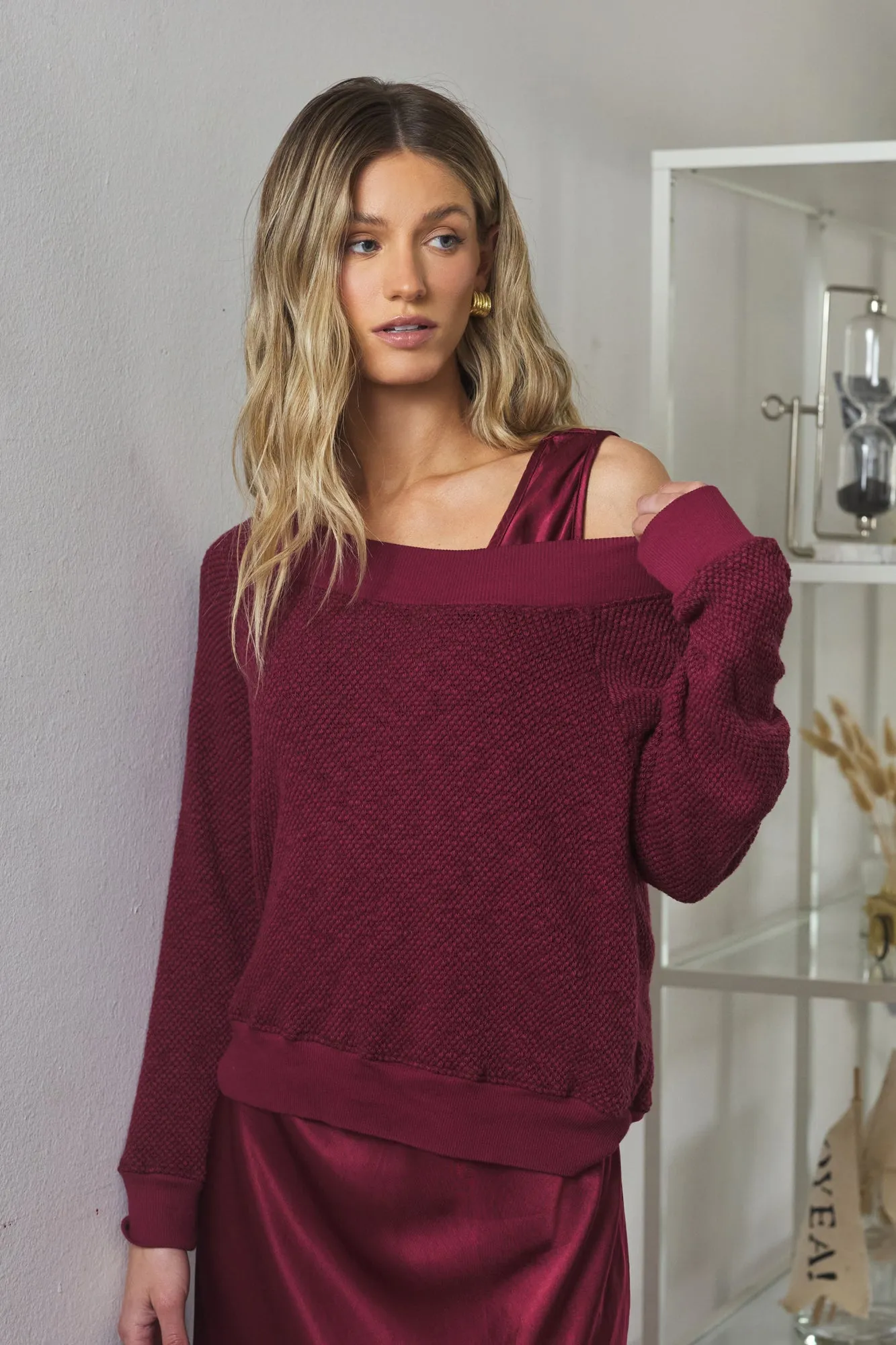 CAROL OFF SHOULDER PULLOVER sold by LAmade product image thumbnail 2