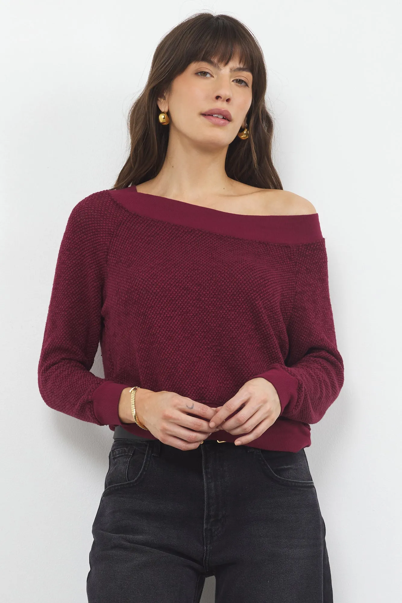 CAROL OFF SHOULDER PULLOVER sold by LAmade product image thumbnail 3