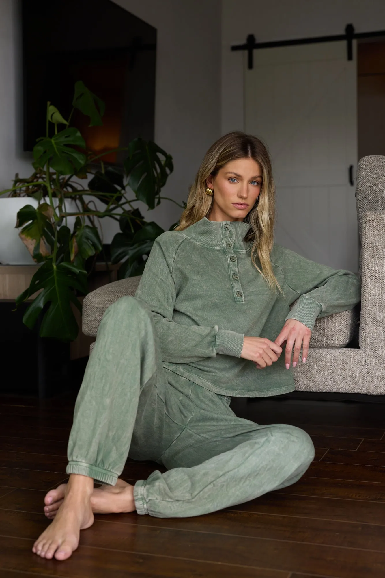 CLASSIC SWEAT PANT - FINAL SALE sold by LAmade product image thumbnail 2