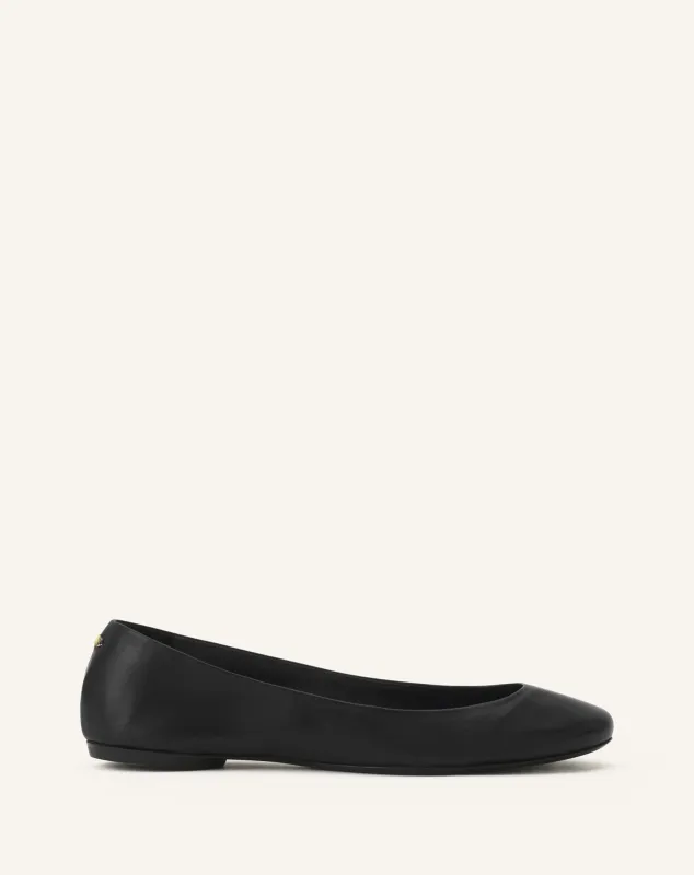 THE BALLERINA FLAT IN LEATHER sold by Lanvin