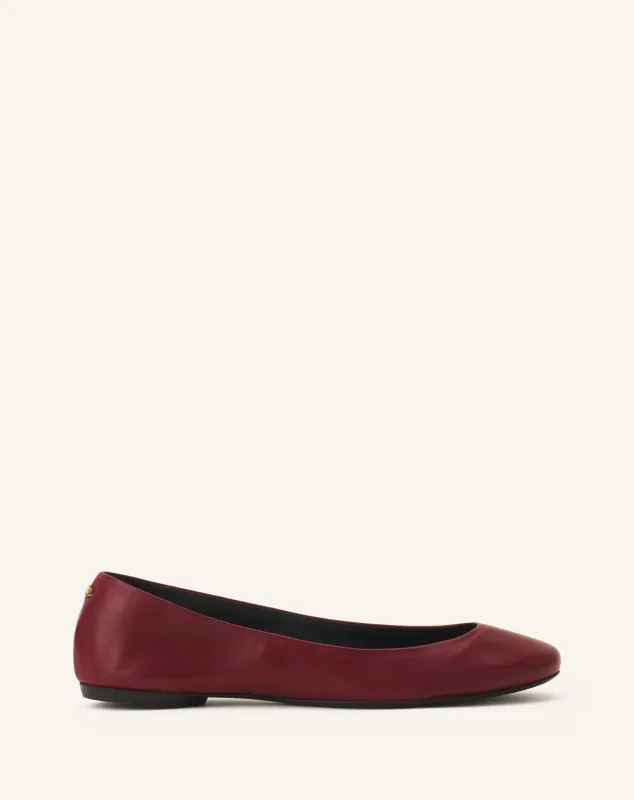 THE BALLERINA FLAT IN LEATHER sold by Lanvin