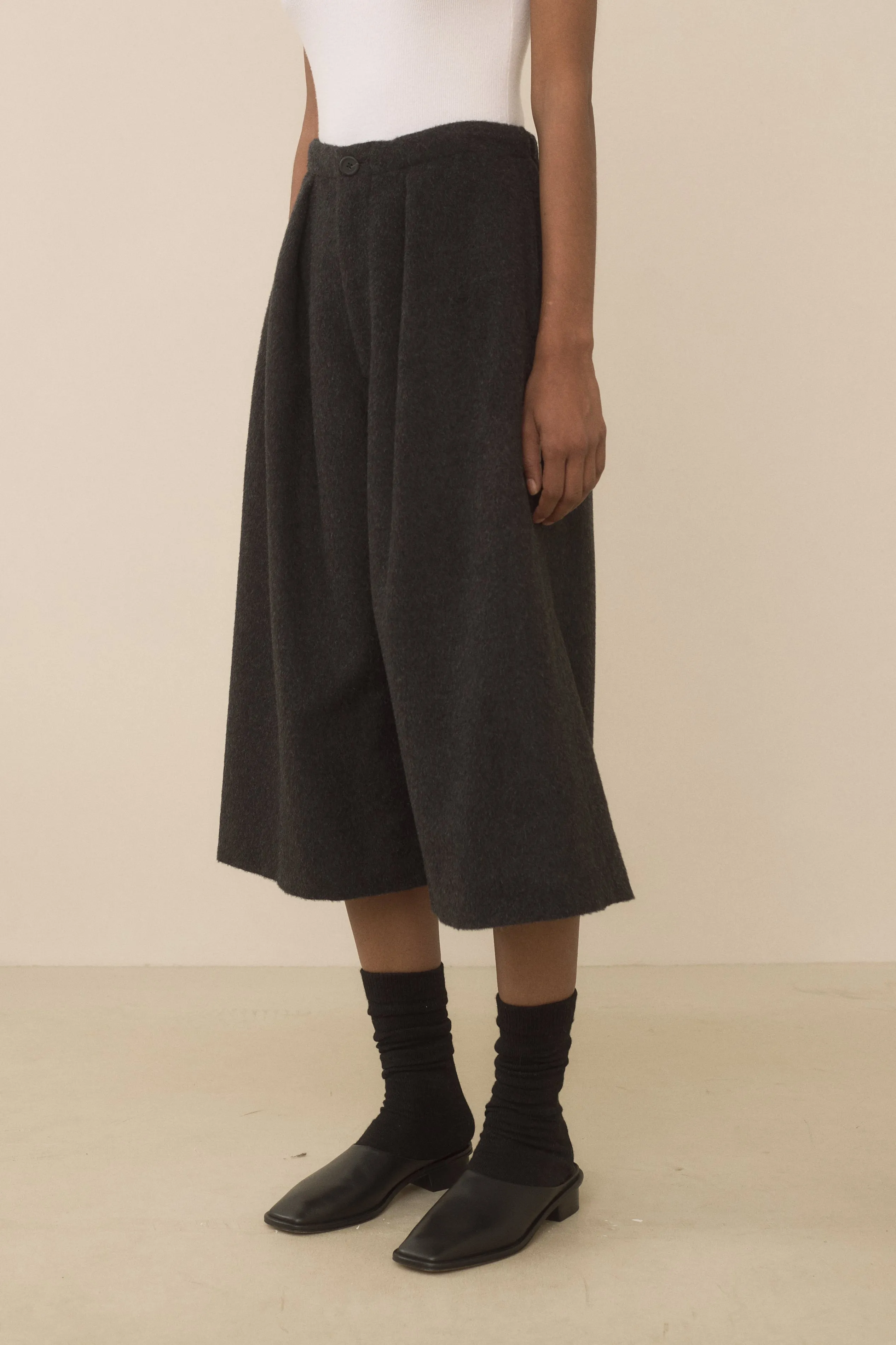 BRUSHED FRAME SHORTS sold by Lauren Manoogian product image thumbnail 5