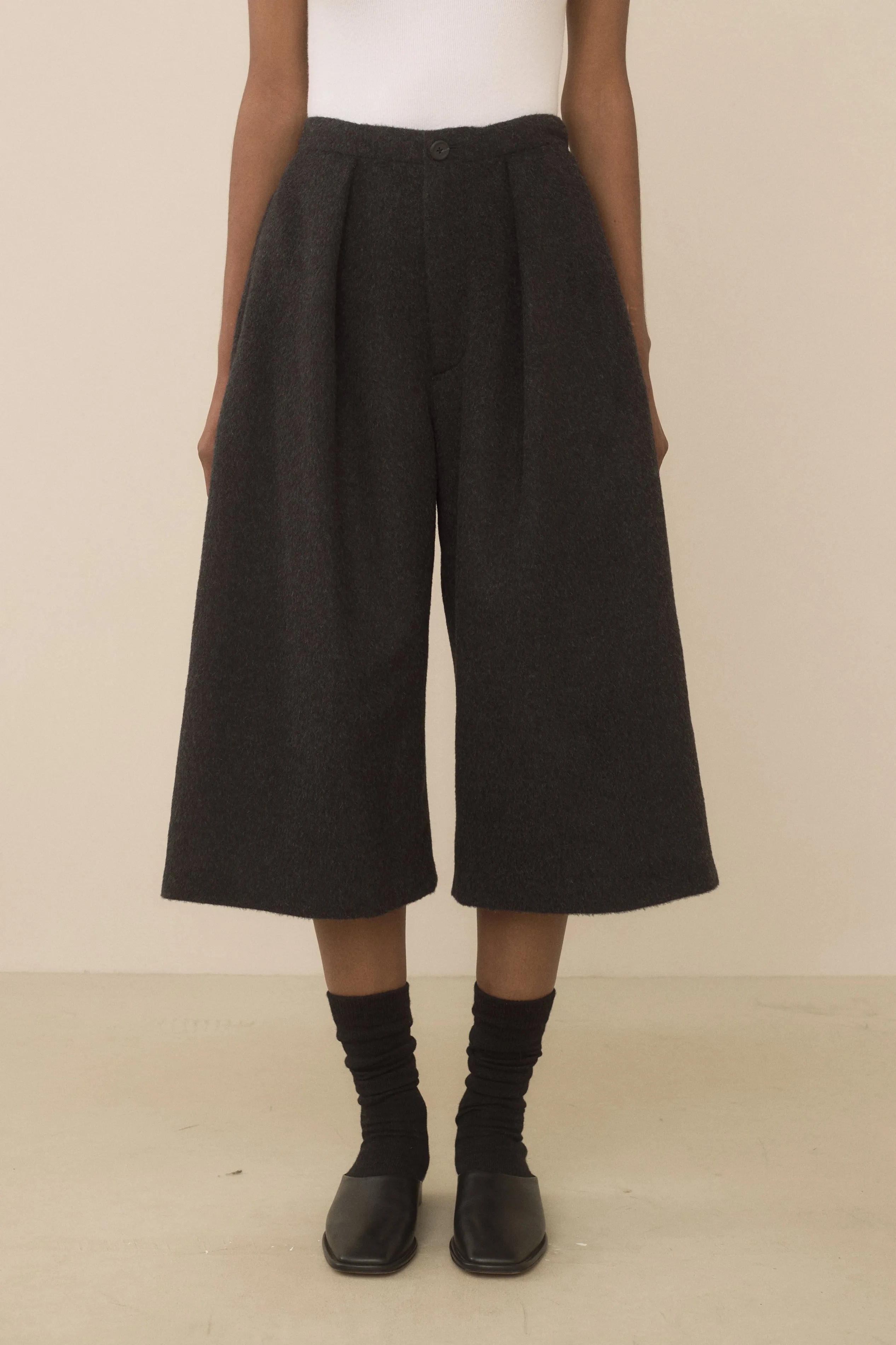 BRUSHED FRAME SHORTS sold by Lauren Manoogian product image thumbnail 3