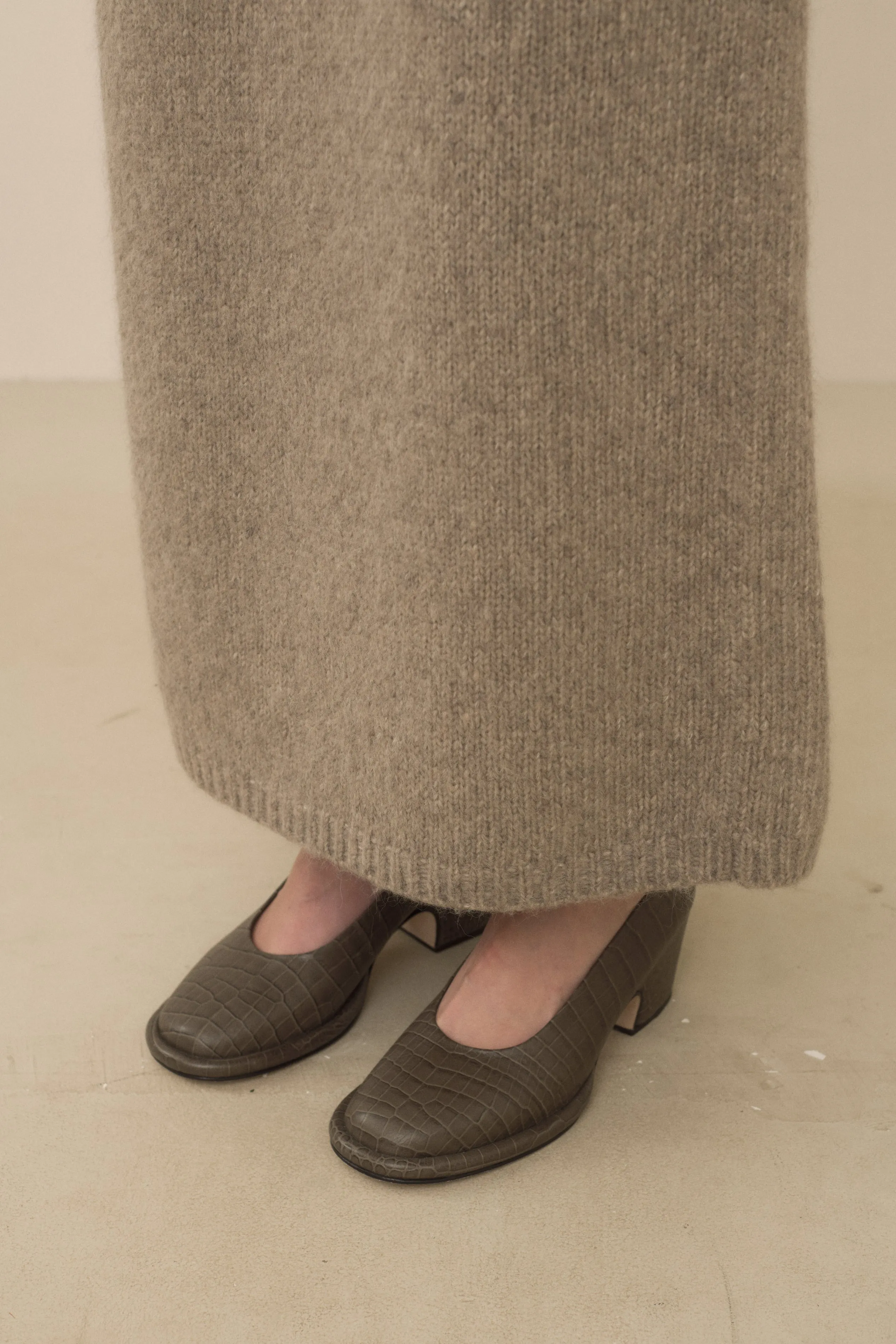 LOFT PENCIL SKIRT sold by Lauren Manoogian product image thumbnail 4