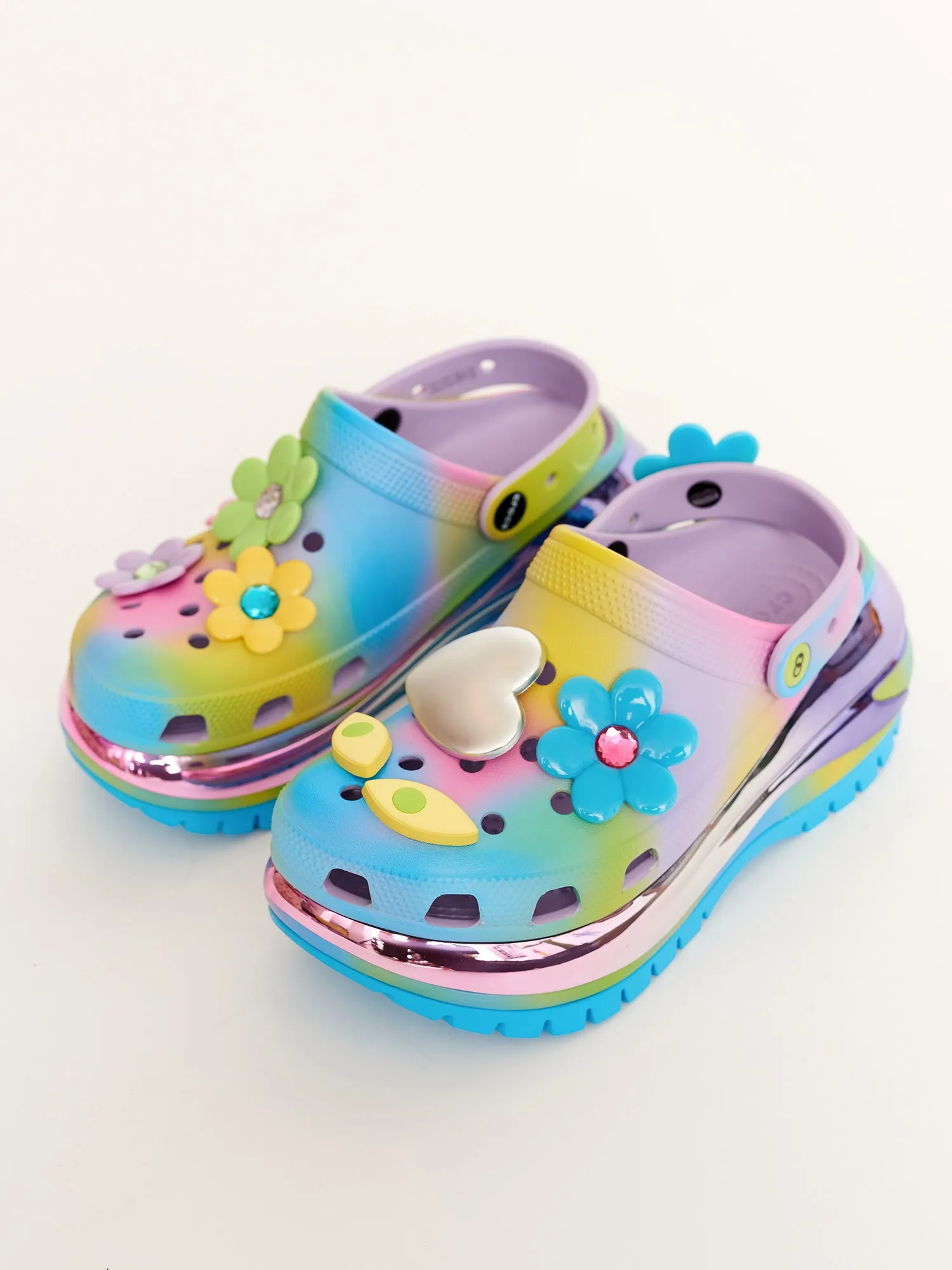 【CROCS】 Mega Crush Clog Amazon.com | Crocs Unisex Mega Crush Clog Almond Tint/Multi