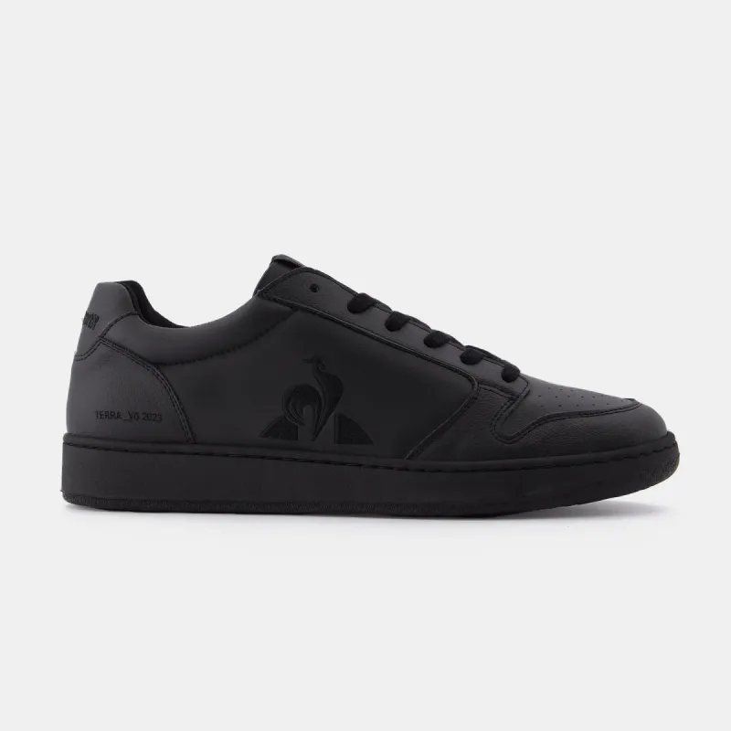 2310096-TERRA triple black | Chaussures TERRA en cuir végétal Unisexe sold by Le Coq Sportif
