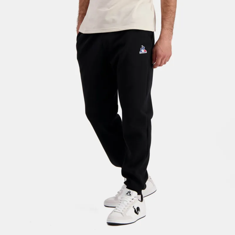 2423183-ESS Pant Loose N°2 M black | Pantalon Loose Noir Homme sold by Le Coq Sportif