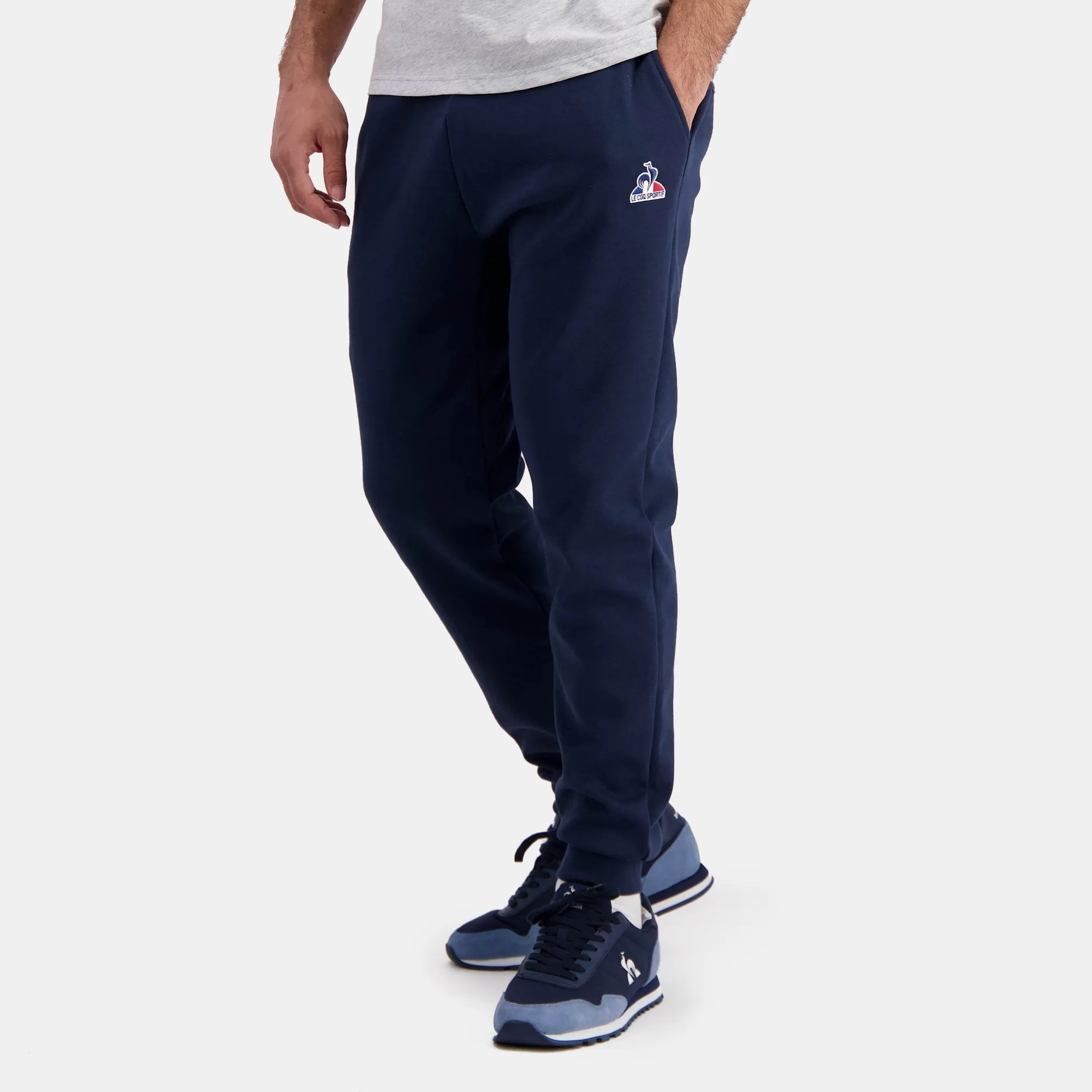2423181-ESS Pant Regular N°1 M dress blues | Pantalon Regular bleu marine Homme sold by Le Coq Sportif