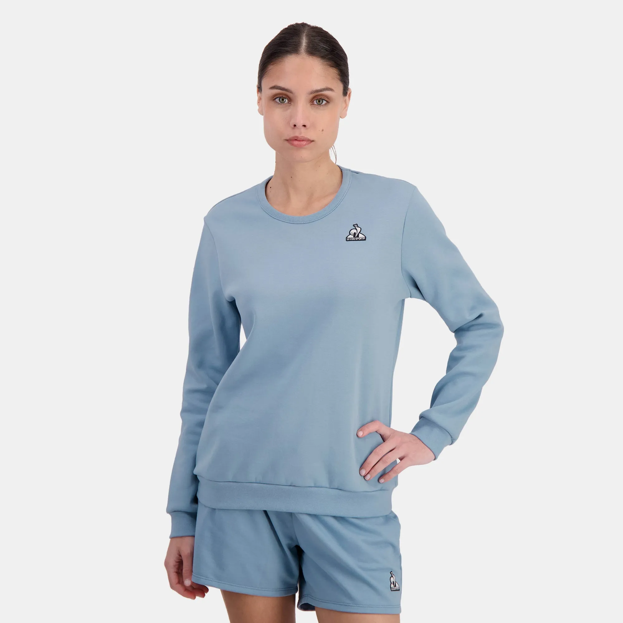 2422048-ESS Crew Sweat N°1 W faded denim | Sweat col rond Femme sold by Le Coq Sportif