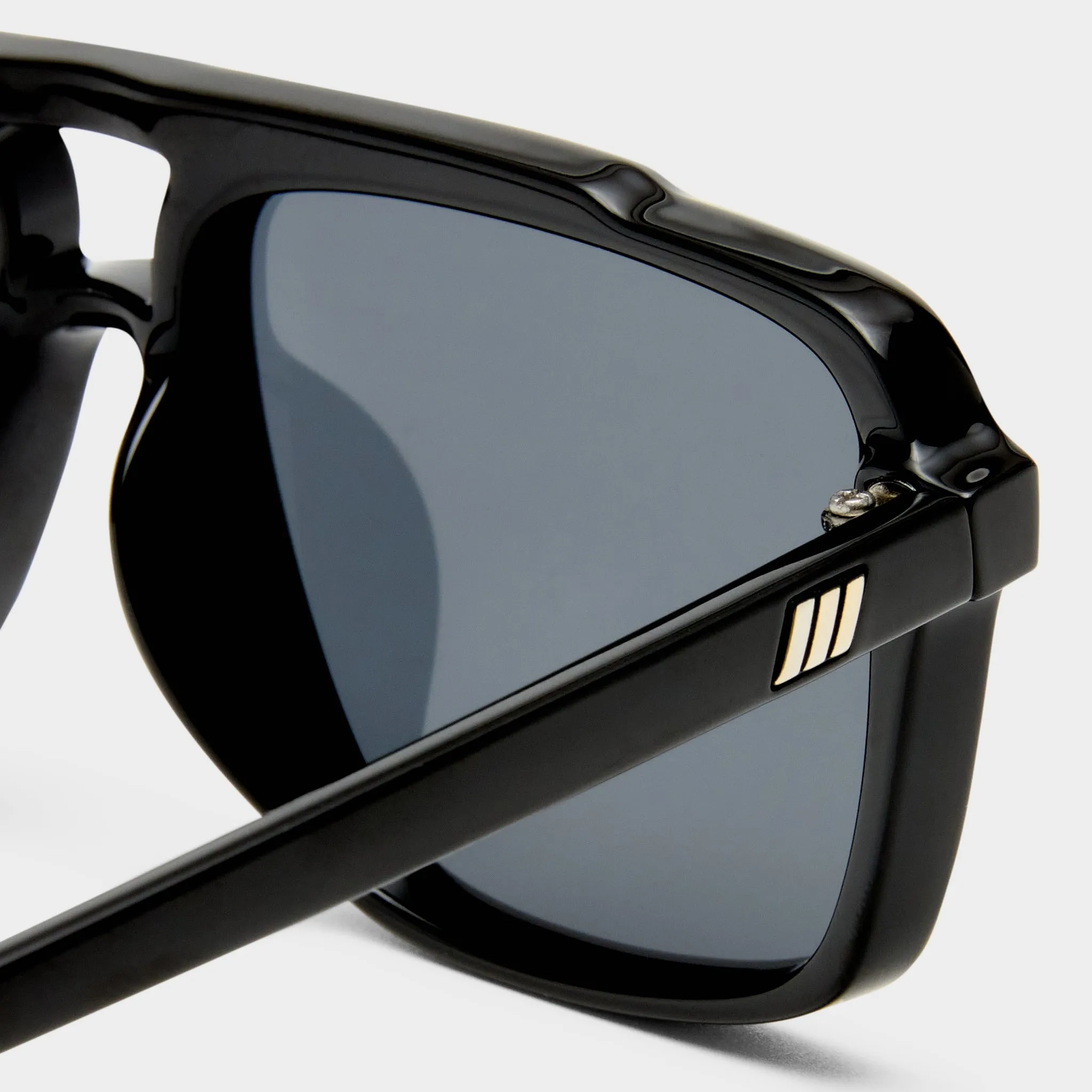 LE GARS + | BLACK SMOKE MONO POLARIZED sold by Le Specs product image thumbnail 4