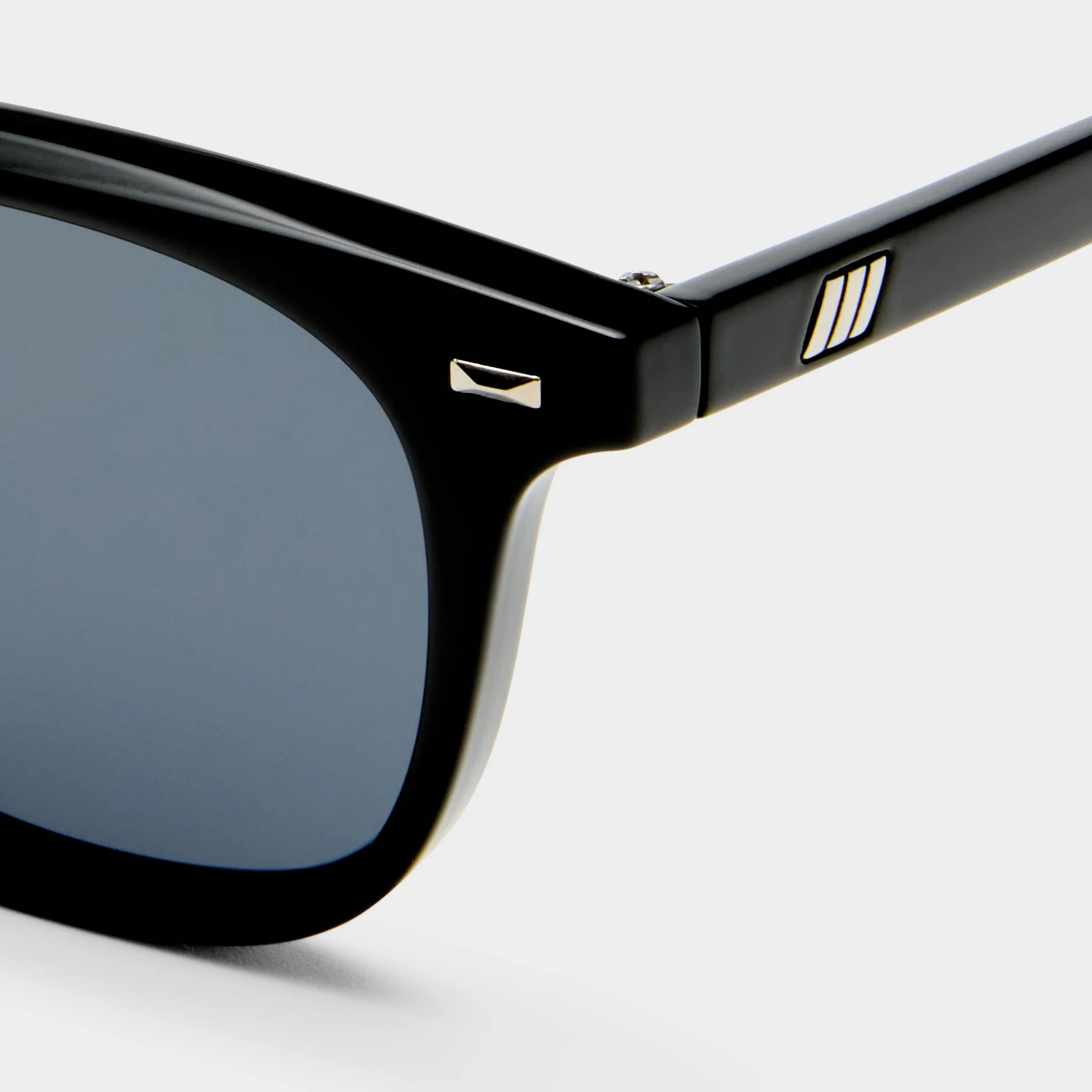 LE RESOLU | BLACK POLARIZED sold by Le Specs product image thumbnail 4