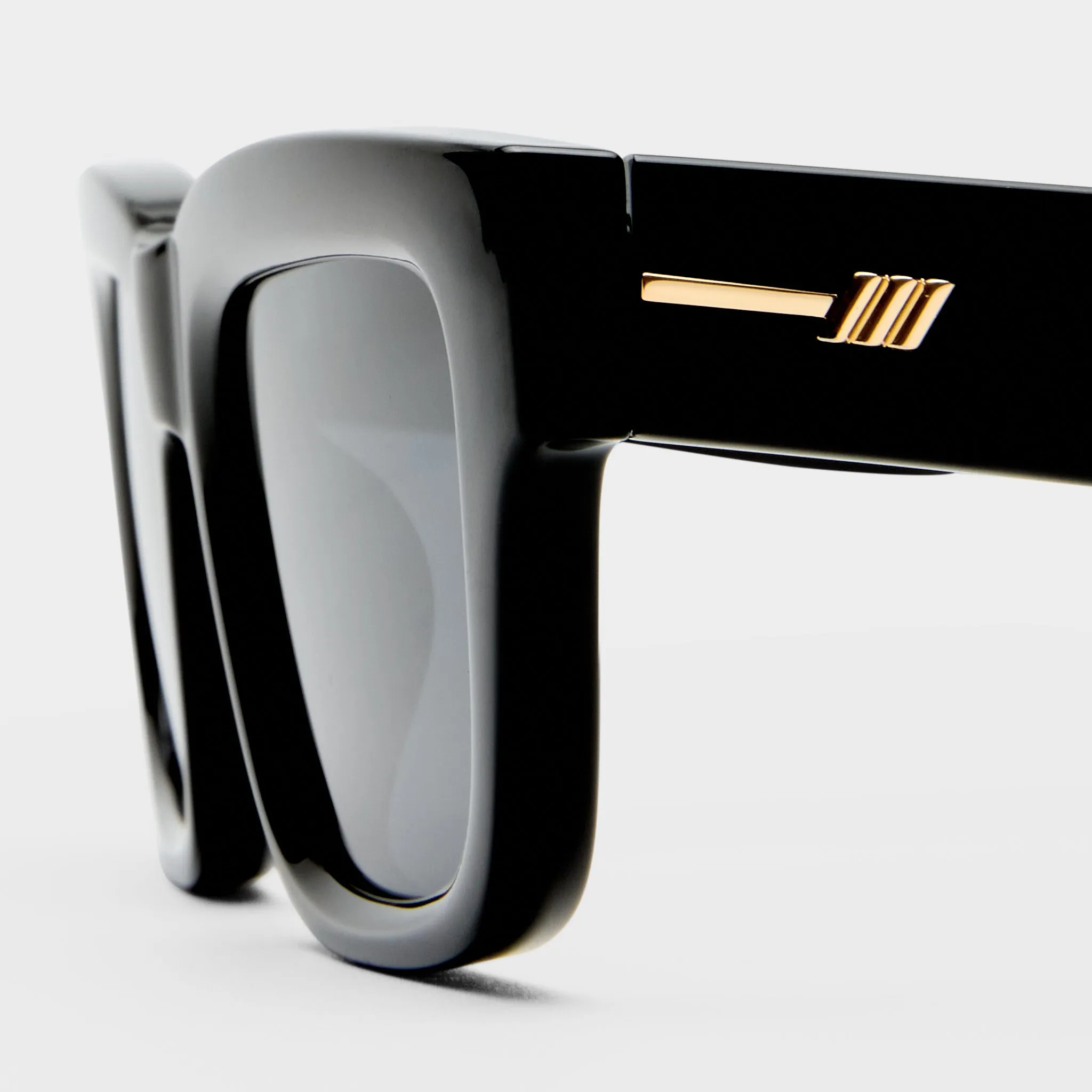 LE CASTLE | BLACK SMOKE MONO POLARIZED sold by Le Specs product image thumbnail 4