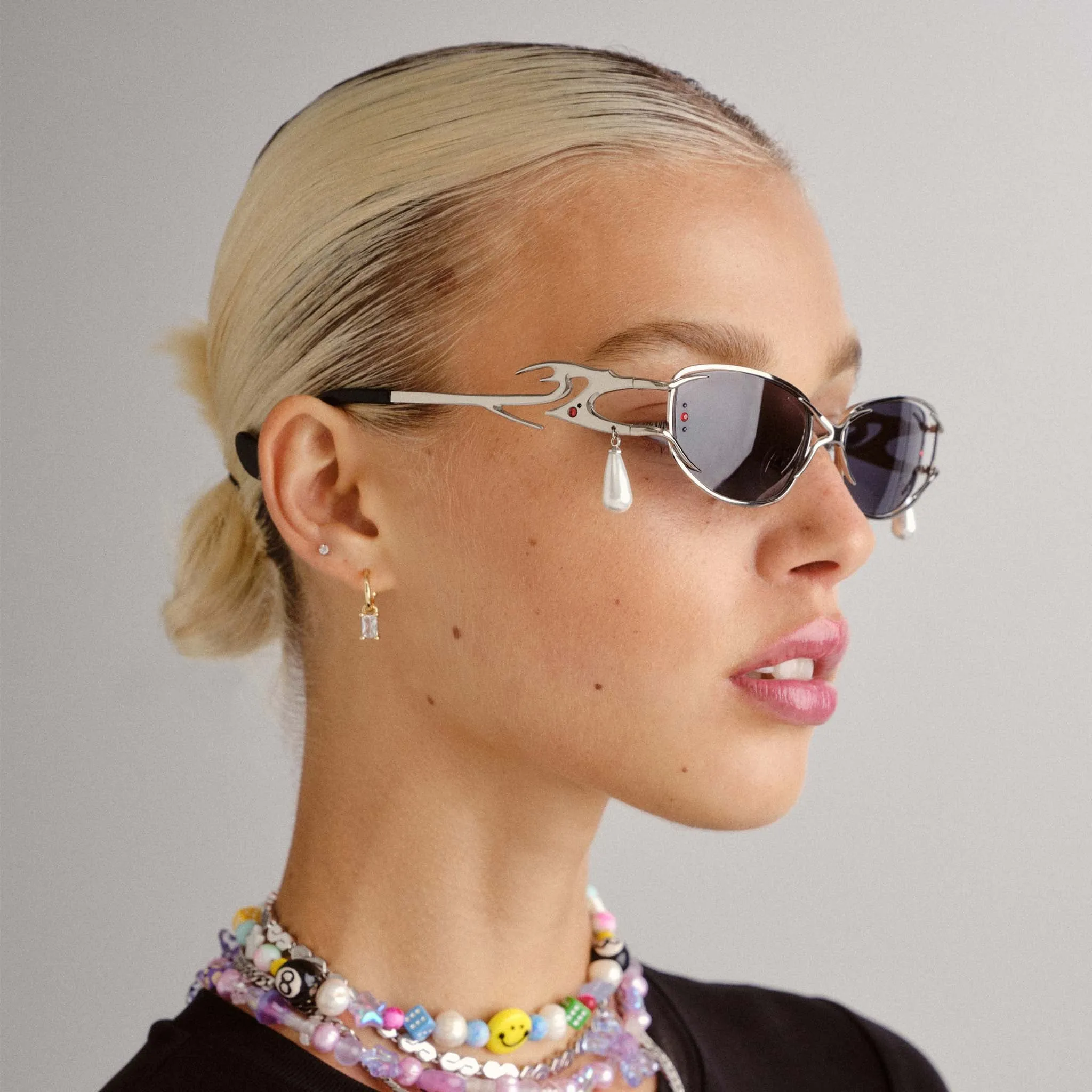 DADDYS GIRL | SILVER SMOKE MONO sold by Le Specs product image thumbnail 5