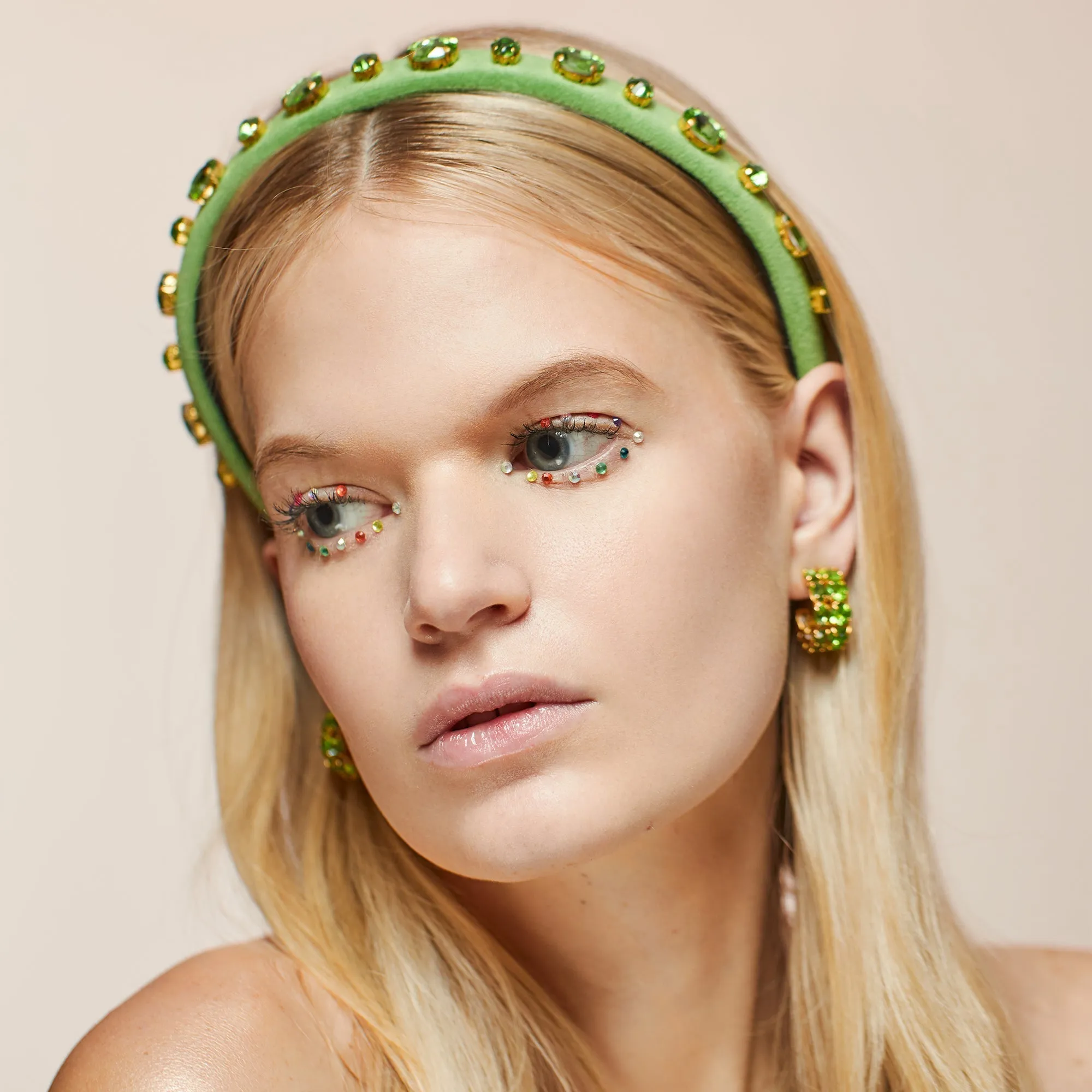 AUGUST PERIDOT OVAL CRYSTAL VELVET GIGI HEADBAND sold by Lele Sadoughi product image thumbnail 2