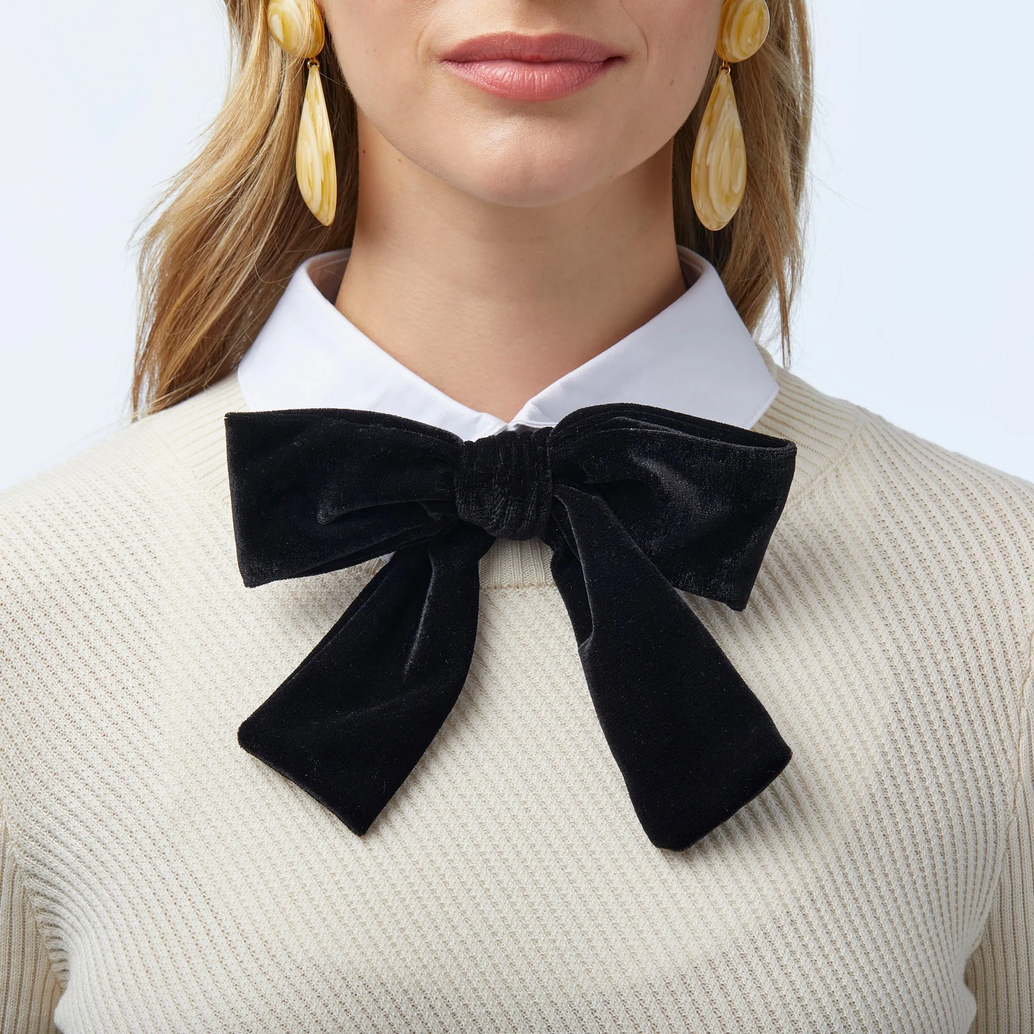 WHITE KIRA VELVET BOW COLLAR sold by Lele Sadoughi product image thumbnail 2